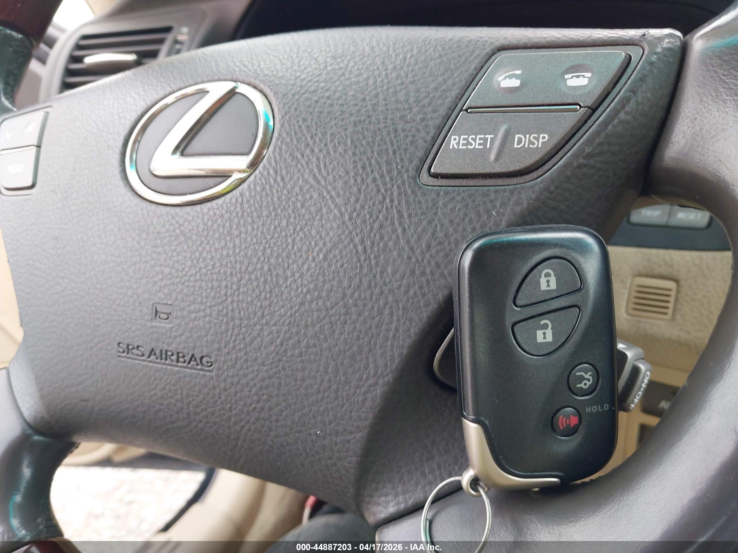 LEXUS LS image 11