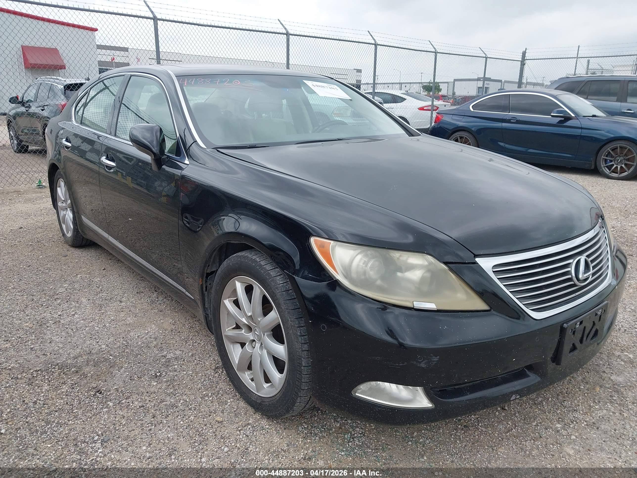 LEXUS LS image 6
