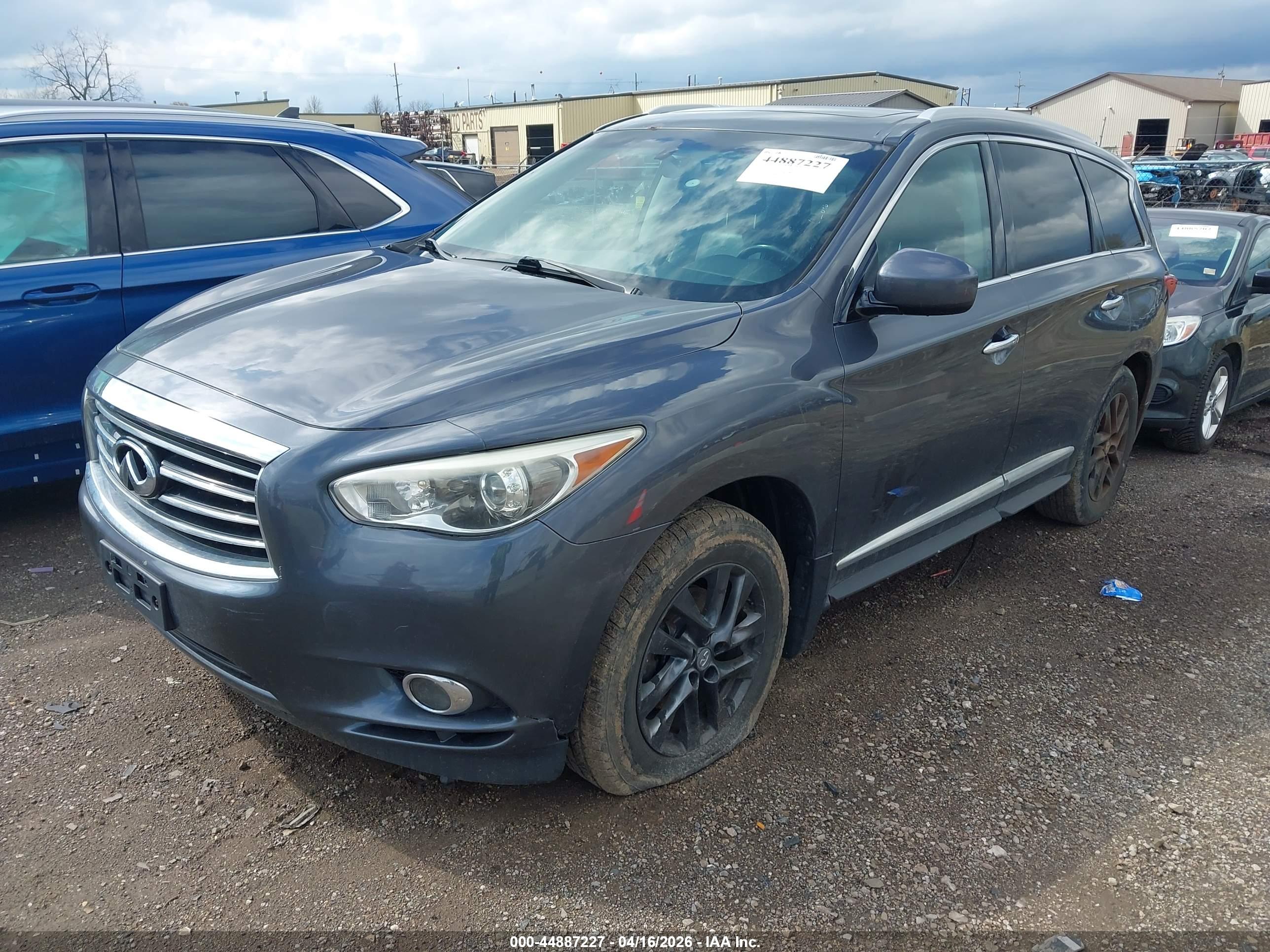 INFINITI JX35 image 2