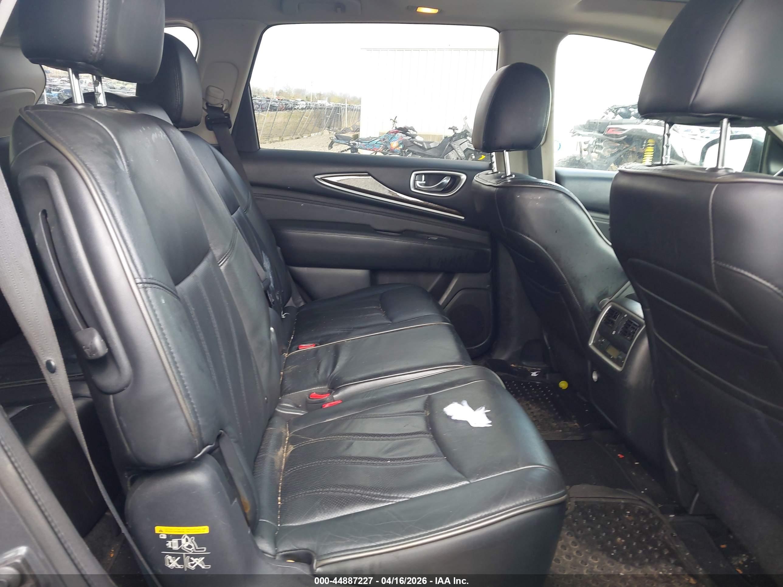 INFINITI JX35 image 8
