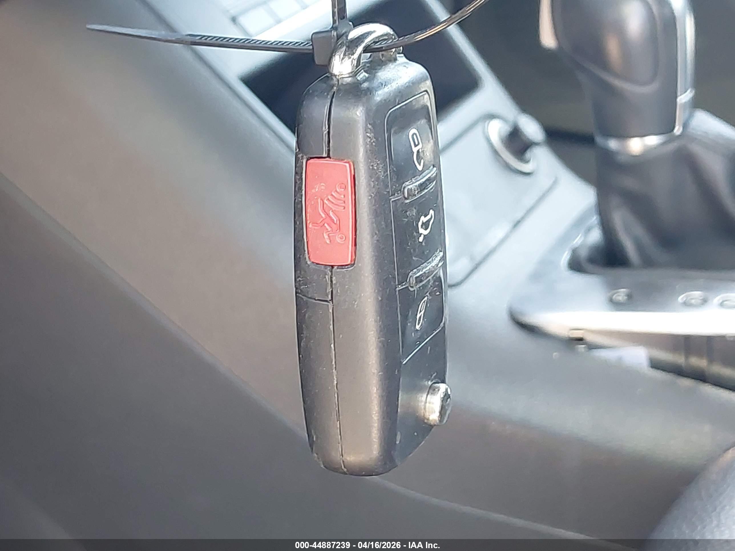 VOLKSWAGEN TIGUAN image 11