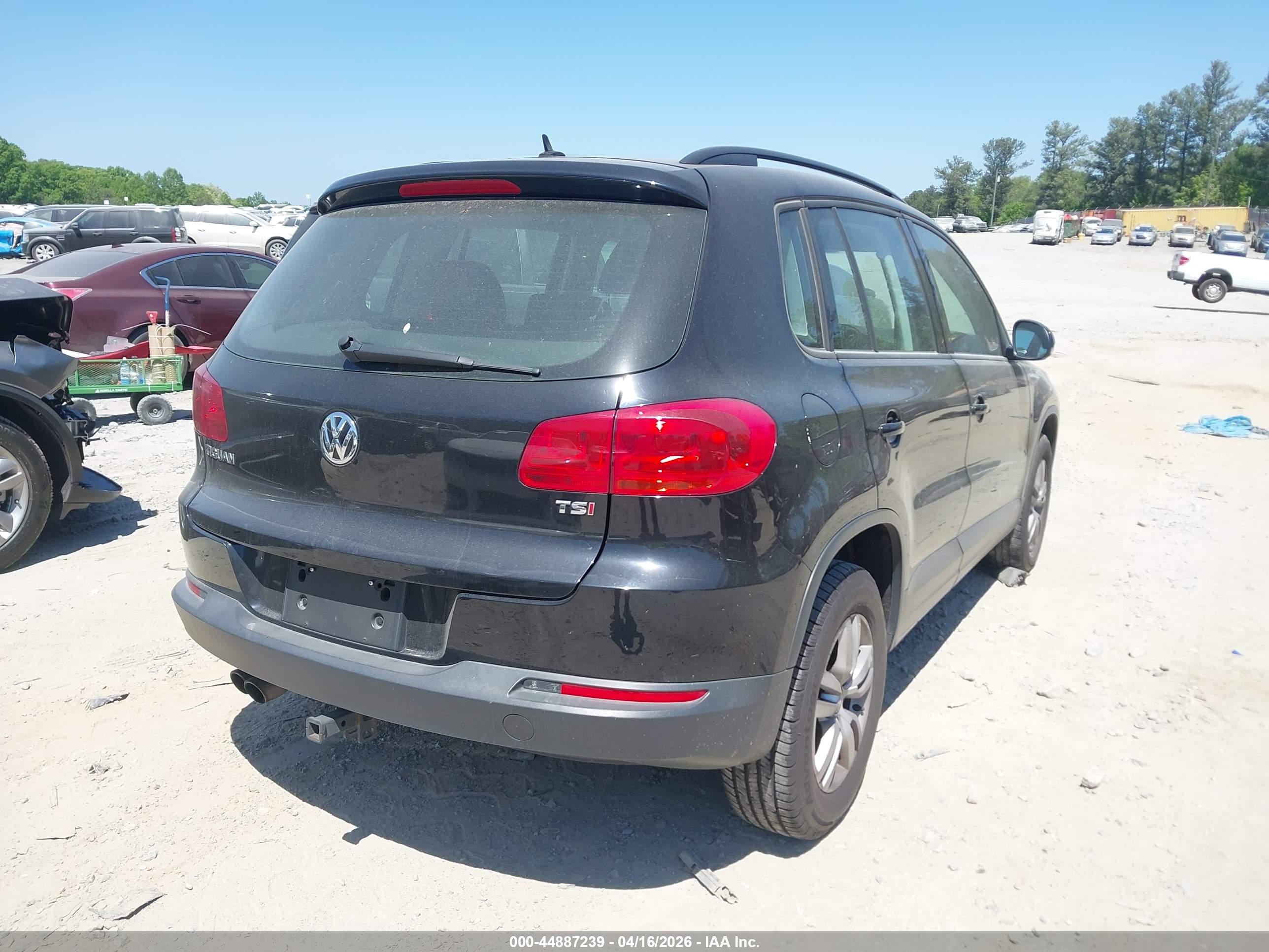 VOLKSWAGEN TIGUAN image 4