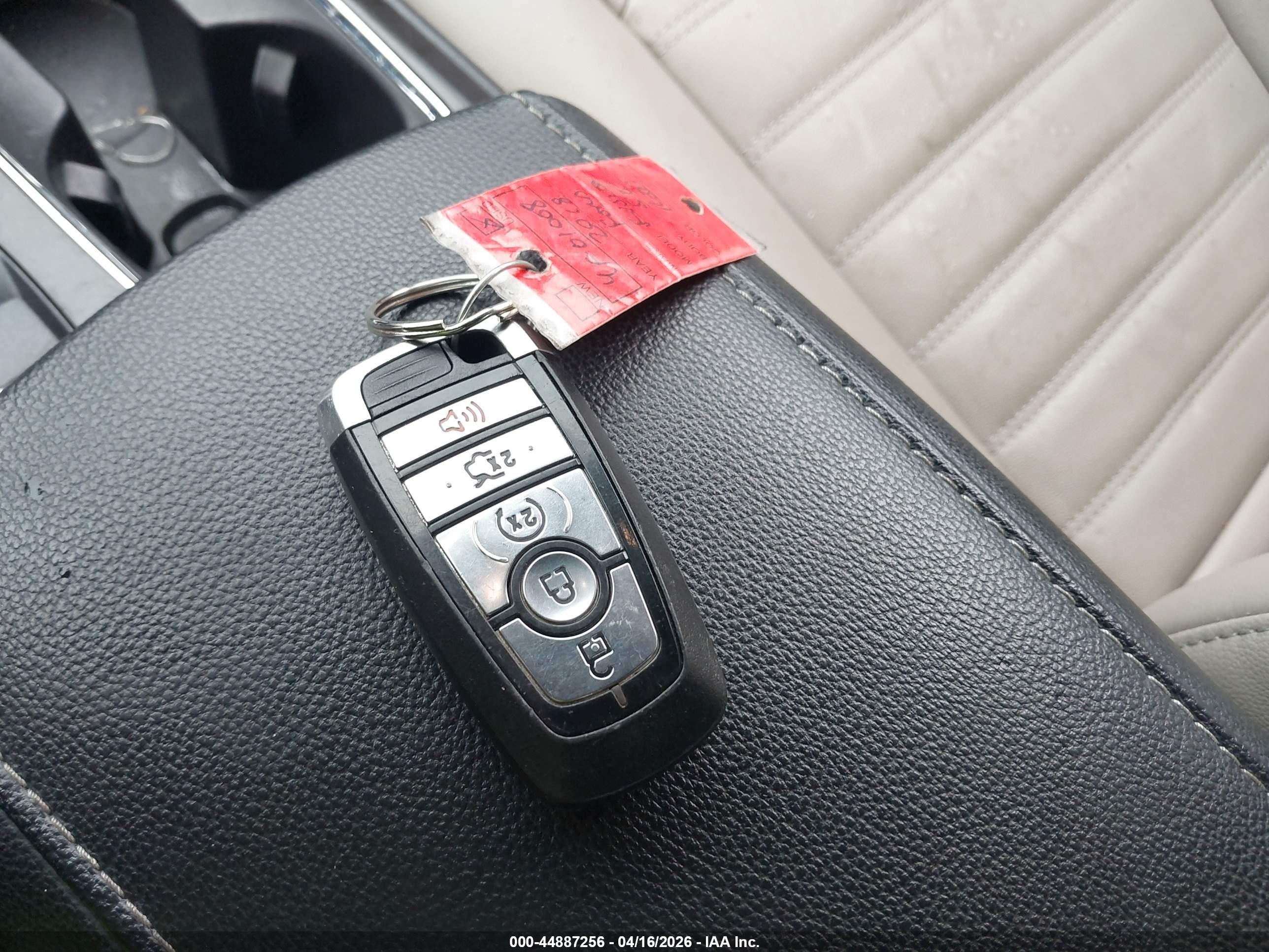 FORD FUSION image 11