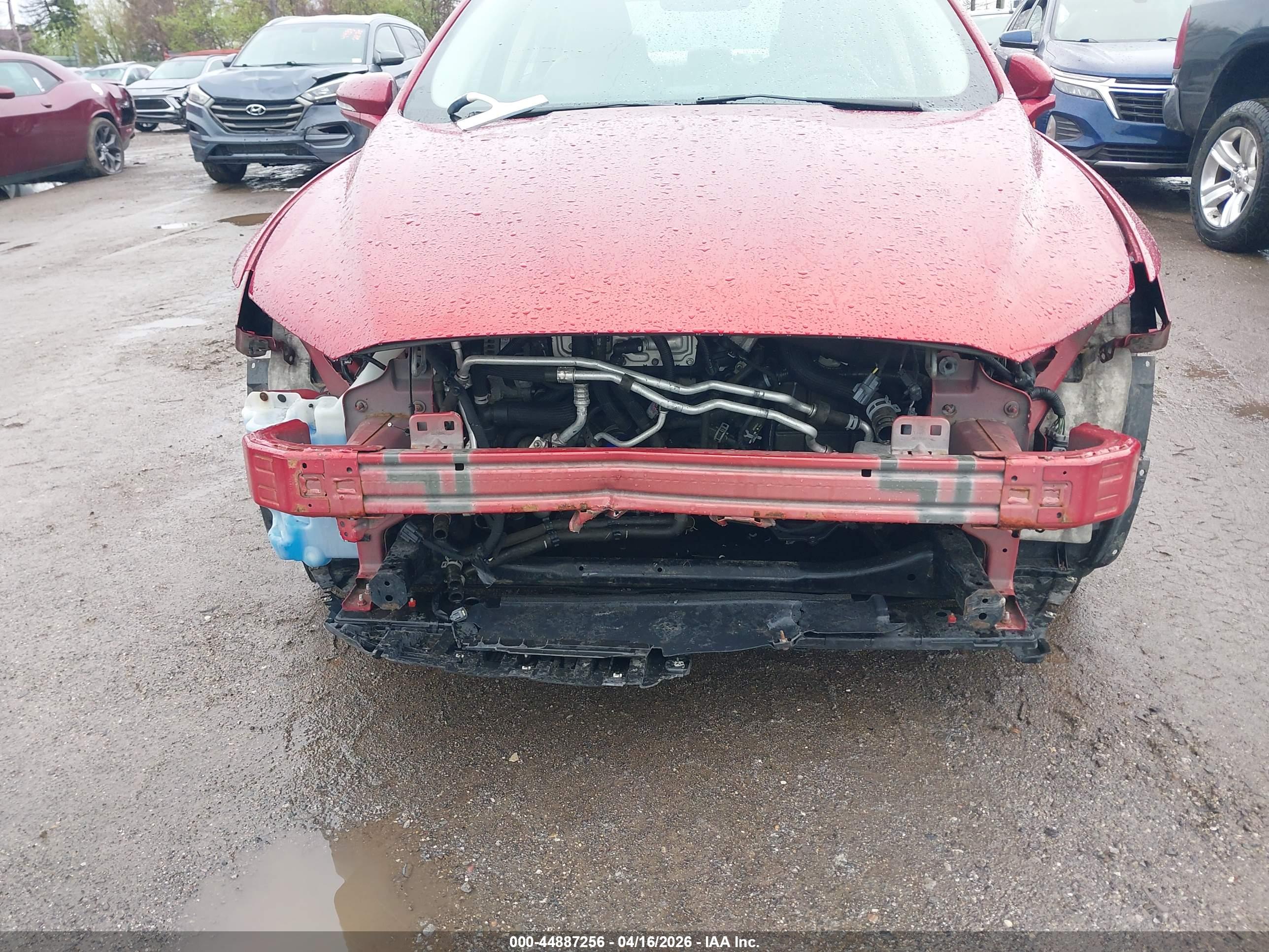 FORD FUSION image 6