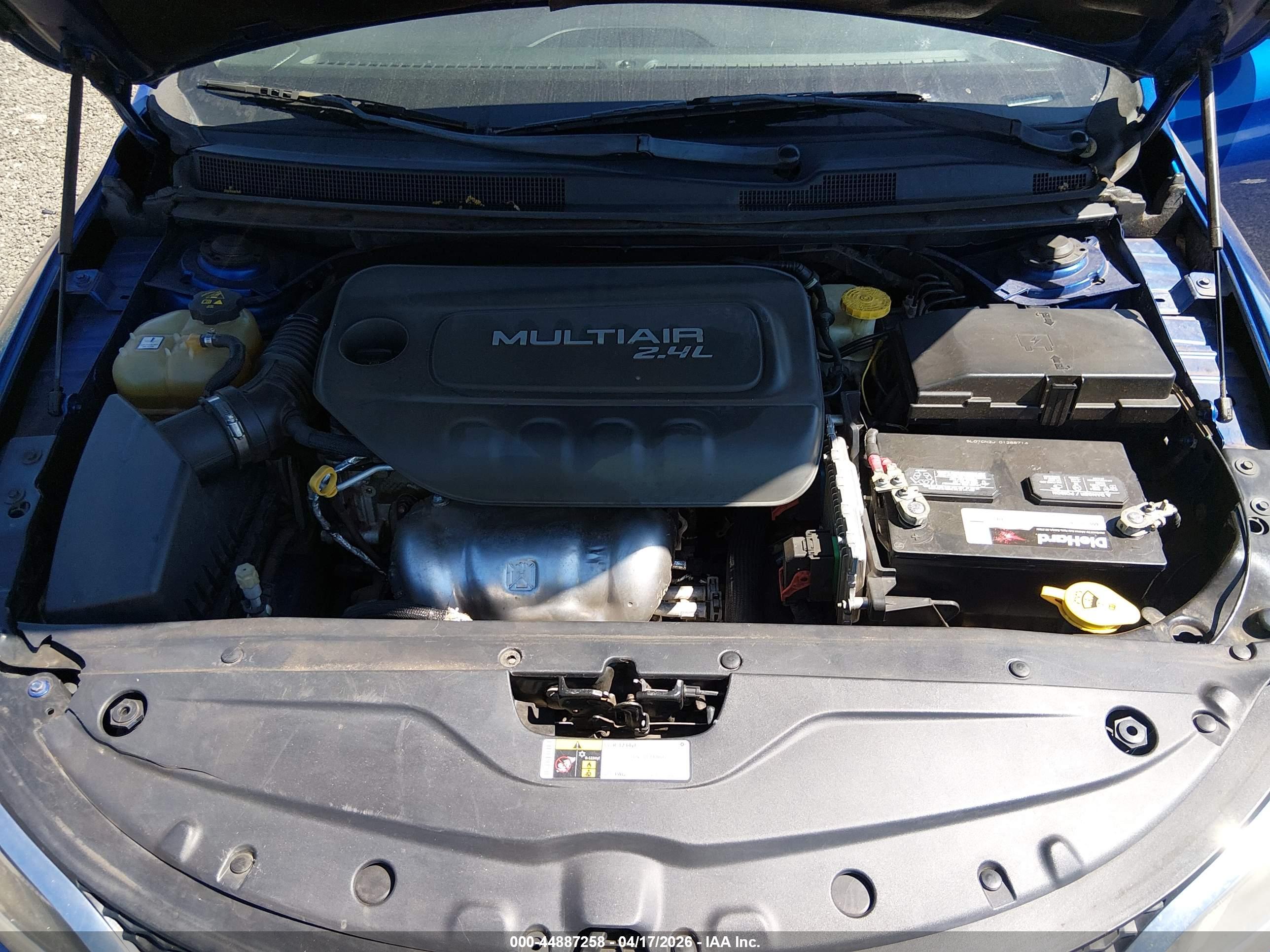 CHRYSLER 200 image 10