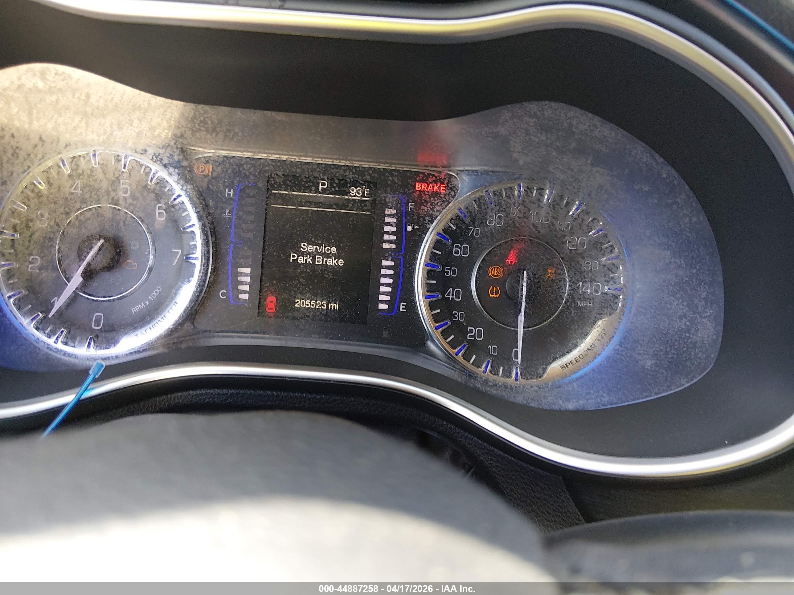 CHRYSLER 200 image 7