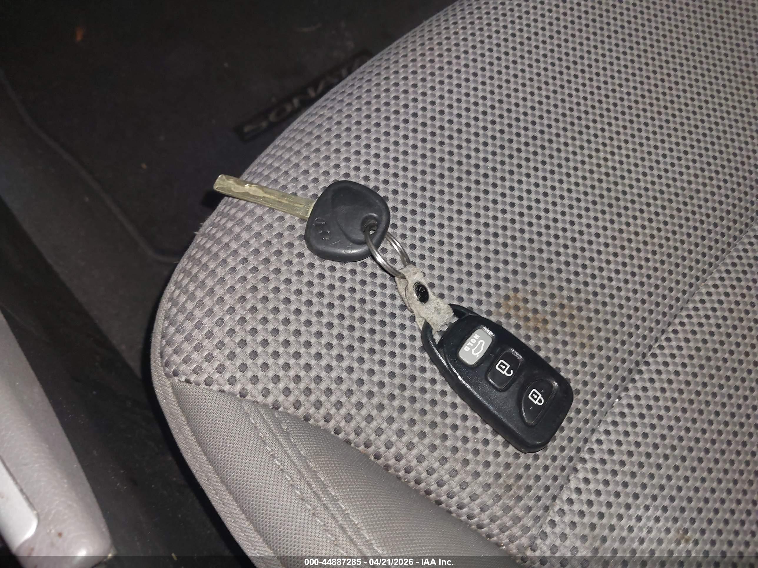 HYUNDAI SONATA image 11