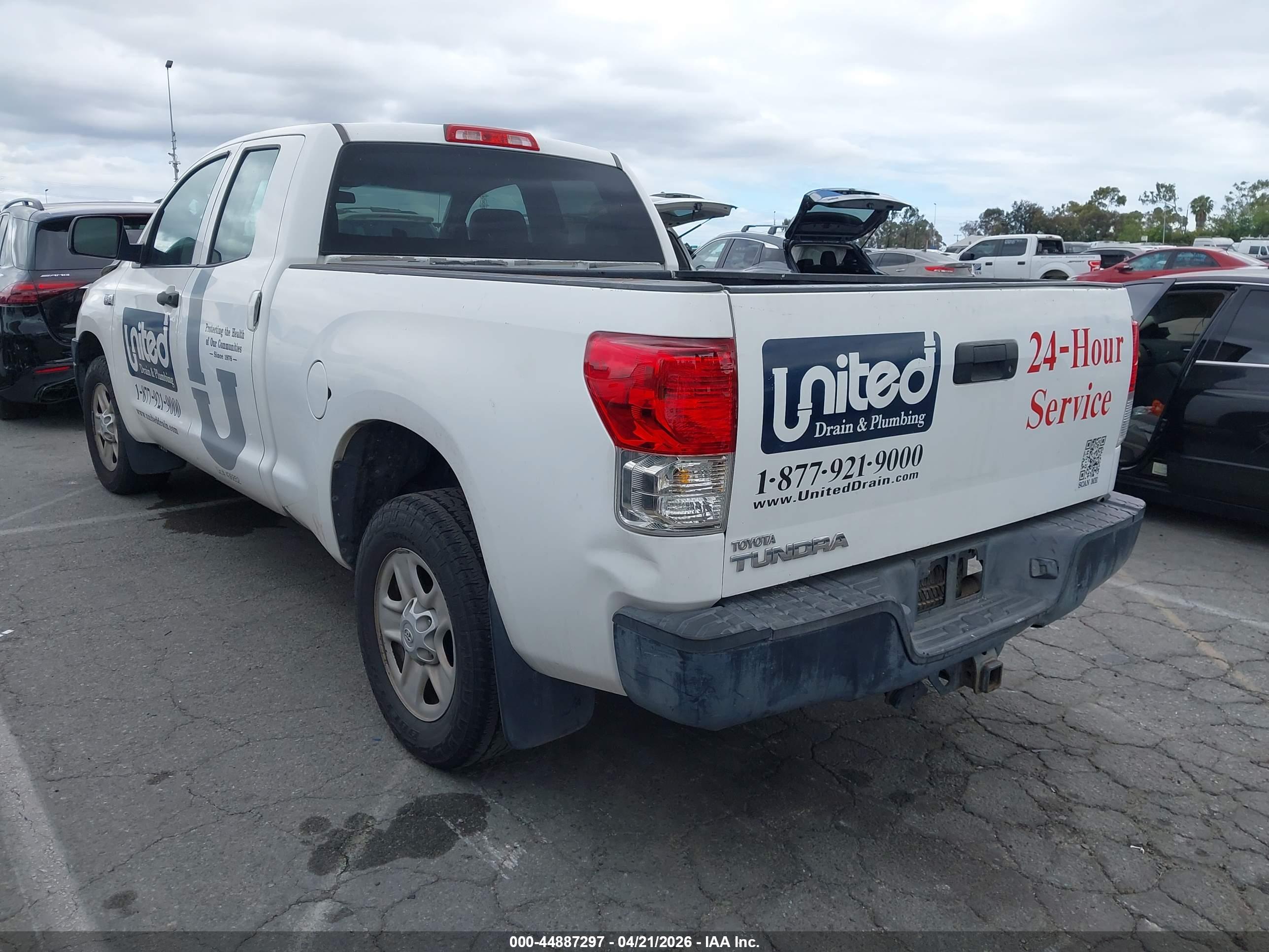 TOYOTA TUNDRA image 3