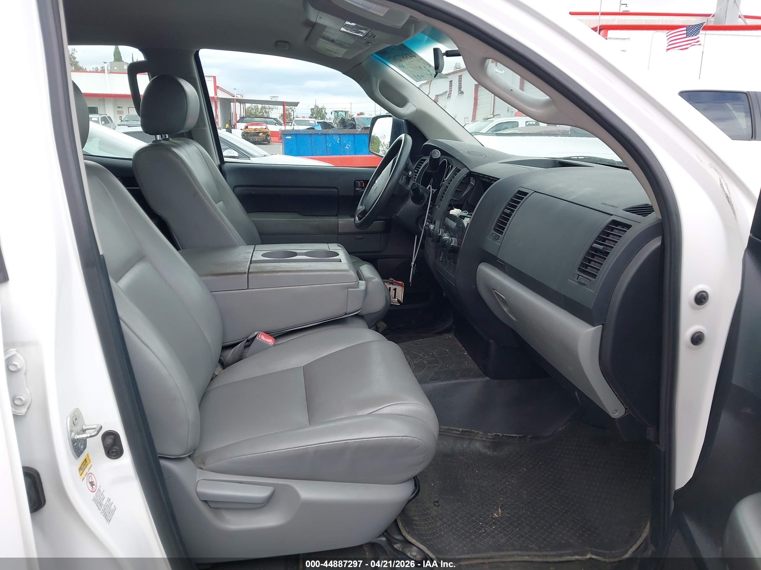 TOYOTA TUNDRA image 5