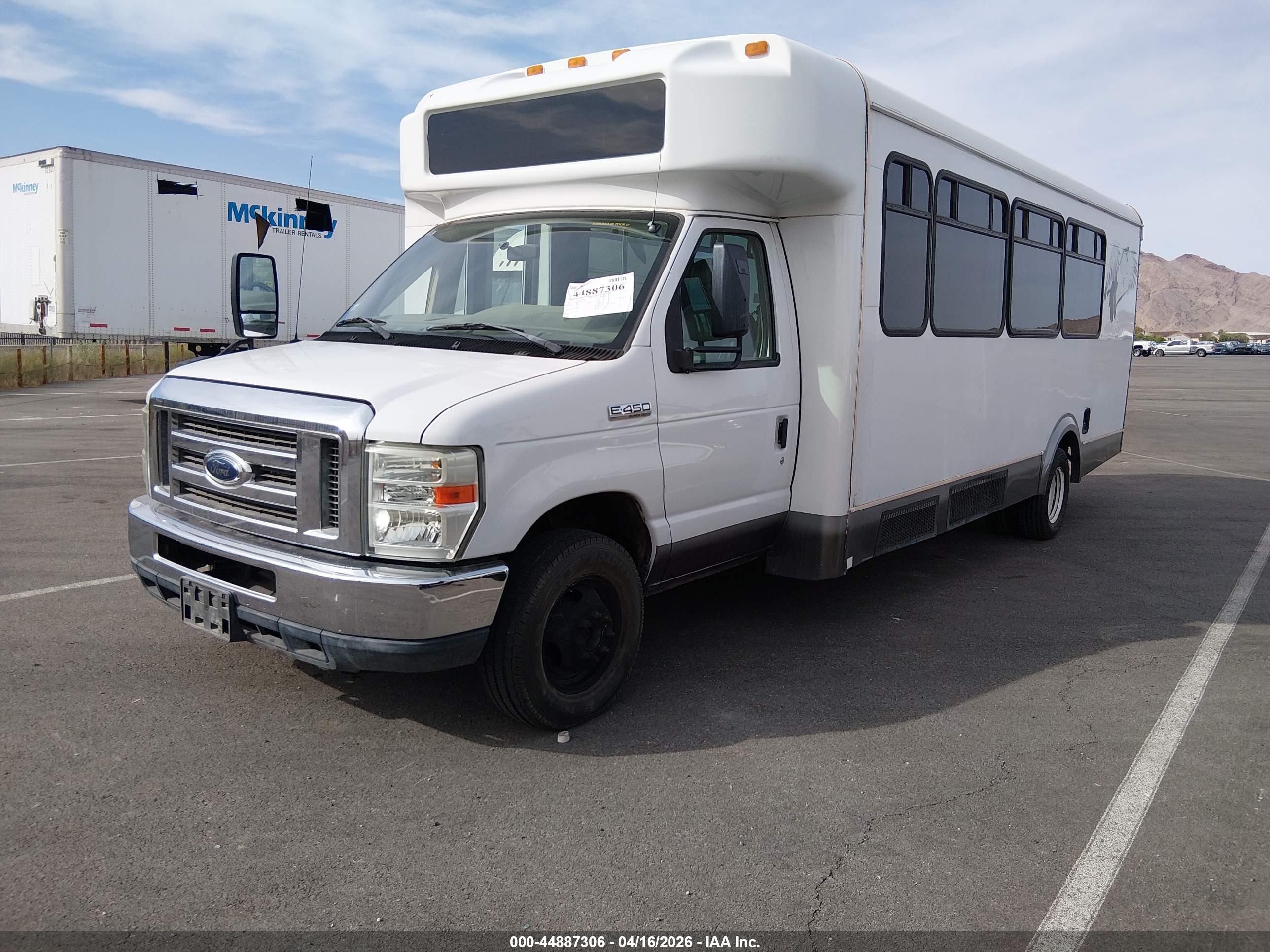 FORD E-450 image 2