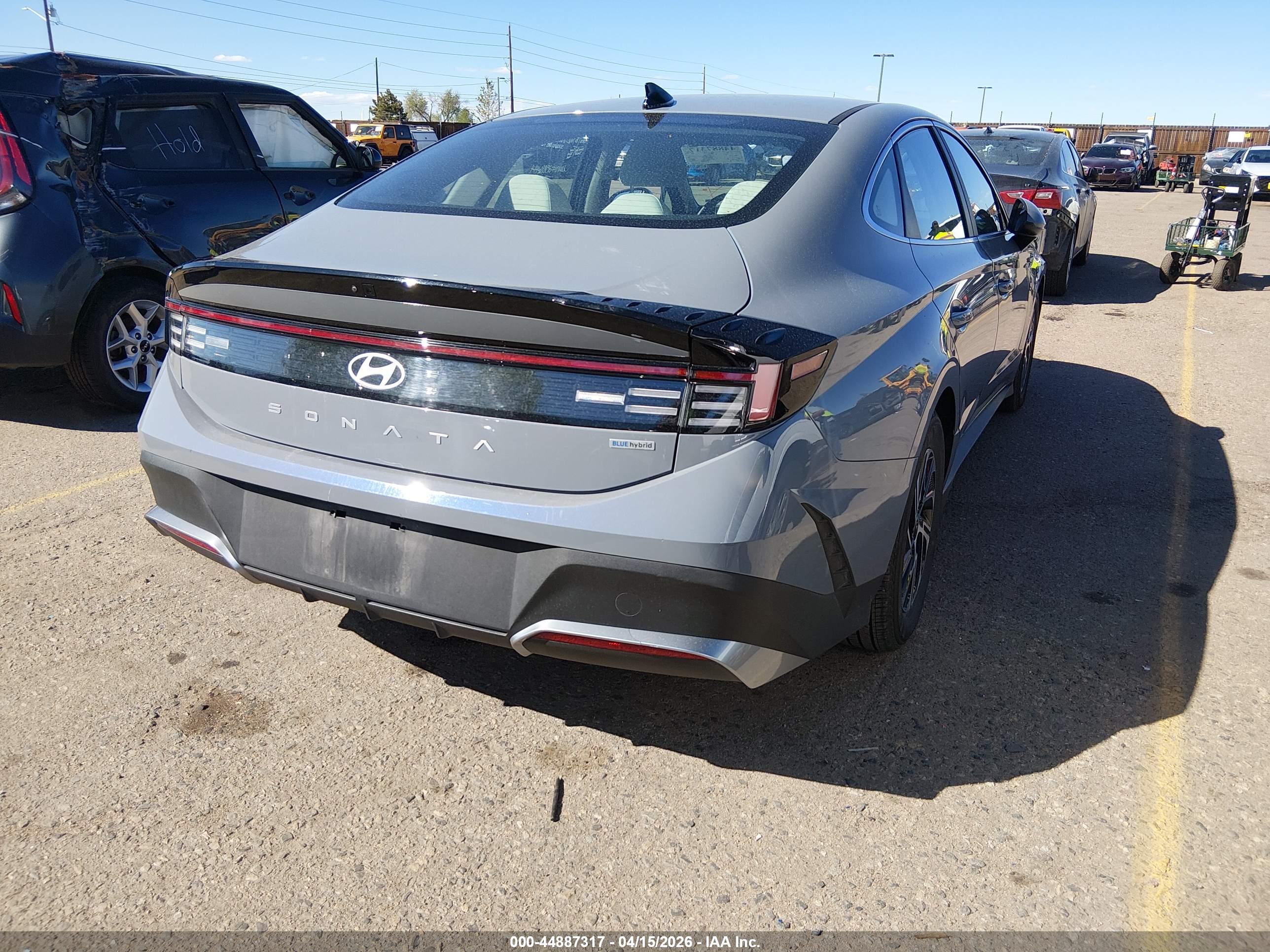 HYUNDAI SONATA image 4