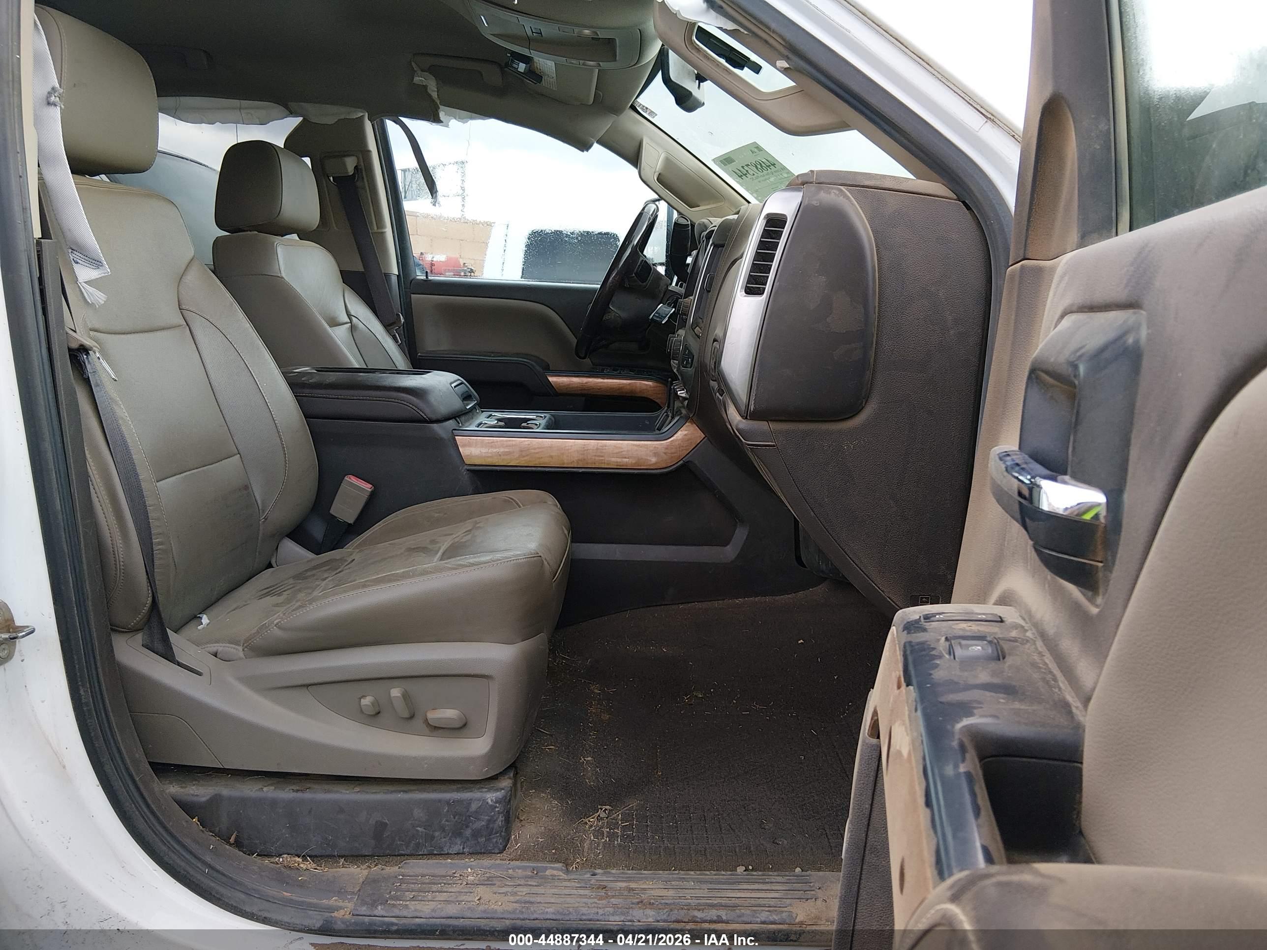 CHEVROLET SILVERADO image 5