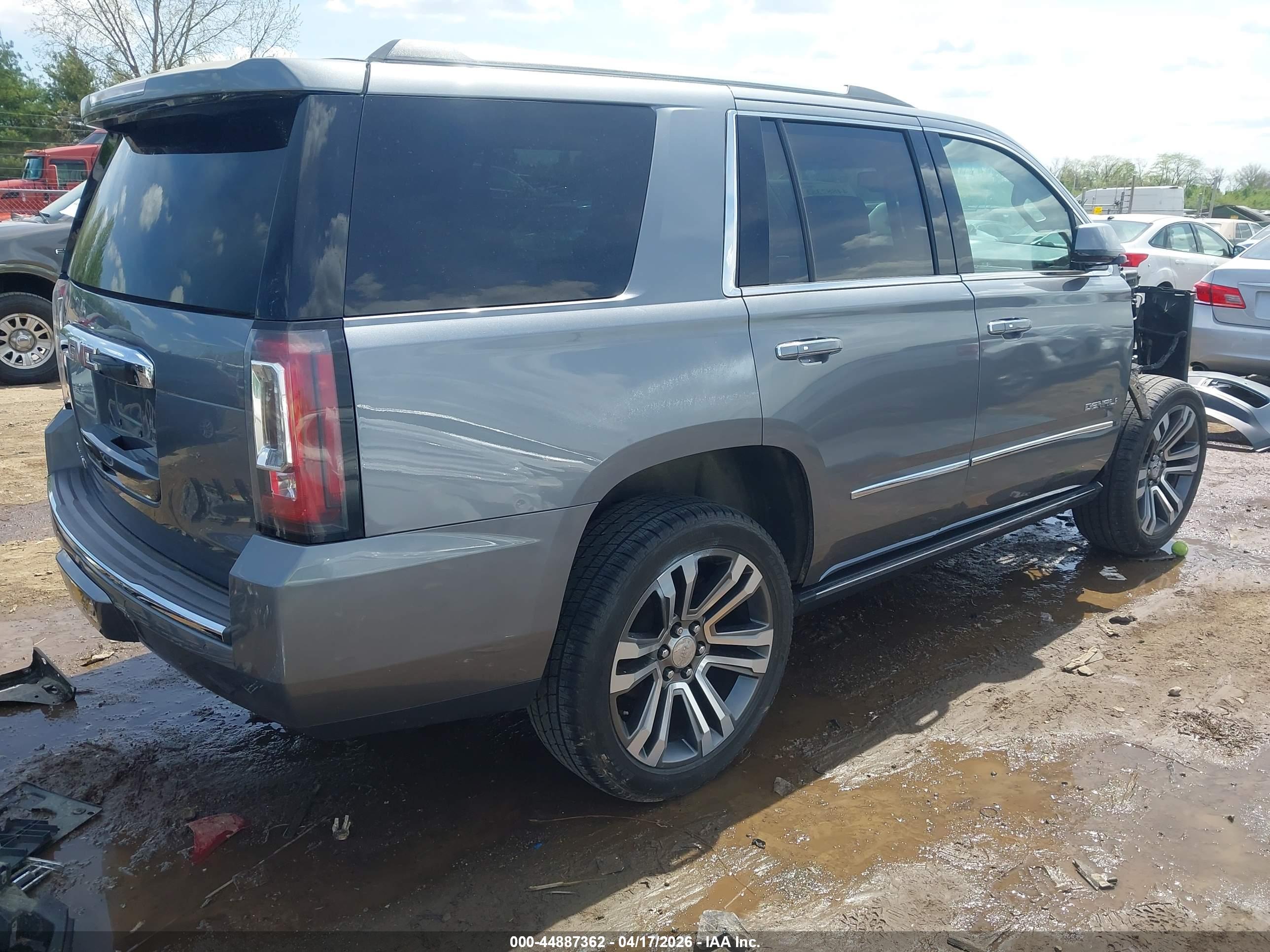 GMC YUKON image 4