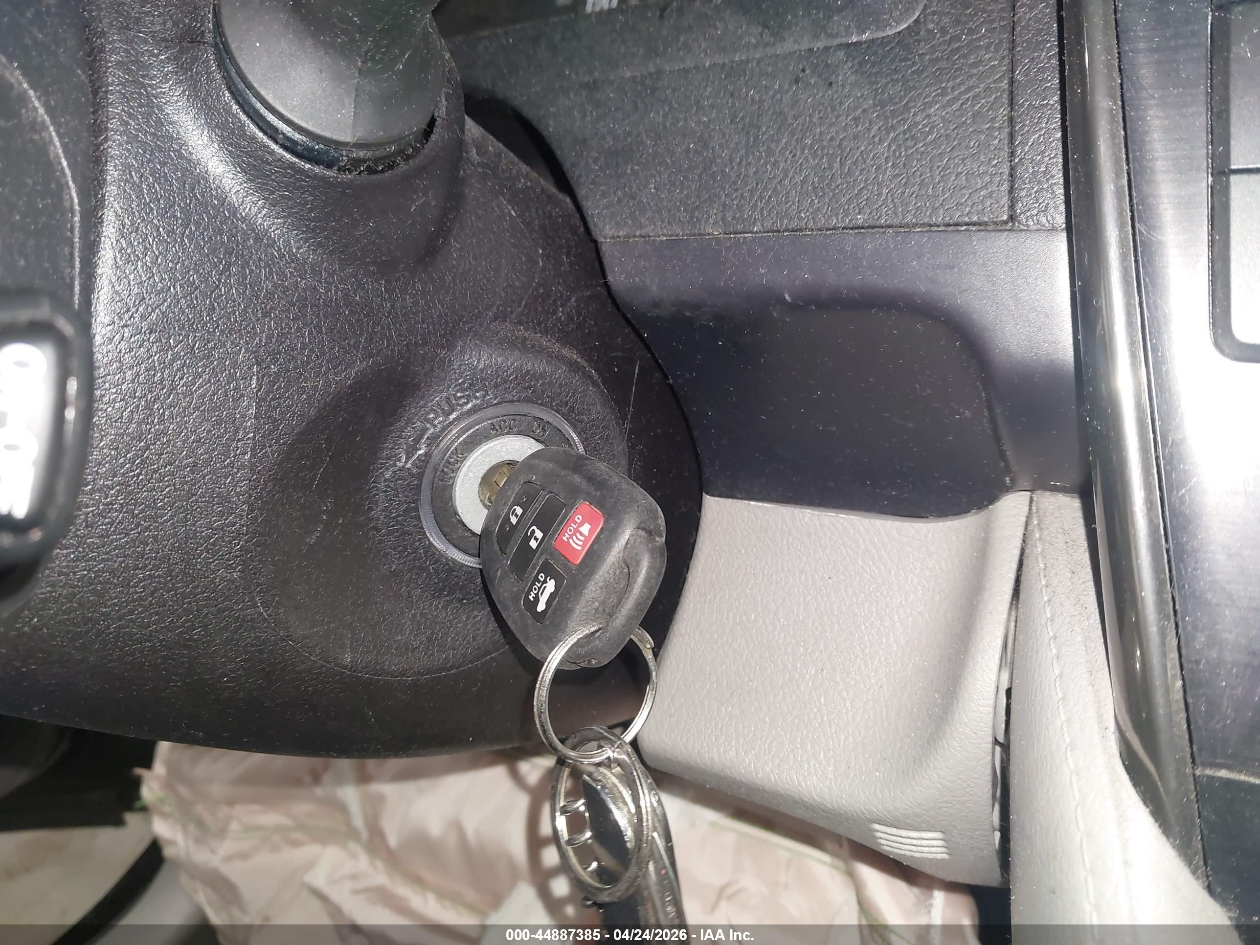 TOYOTA CAMRY image 11