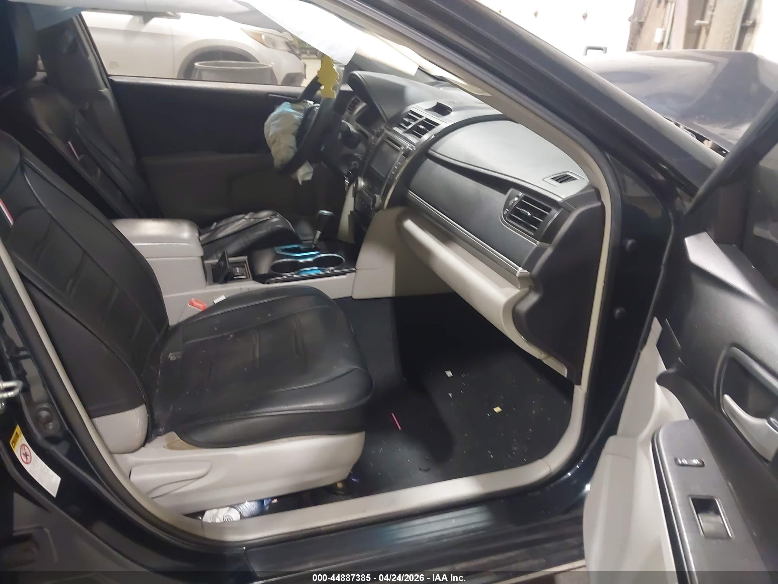 TOYOTA CAMRY image 5
