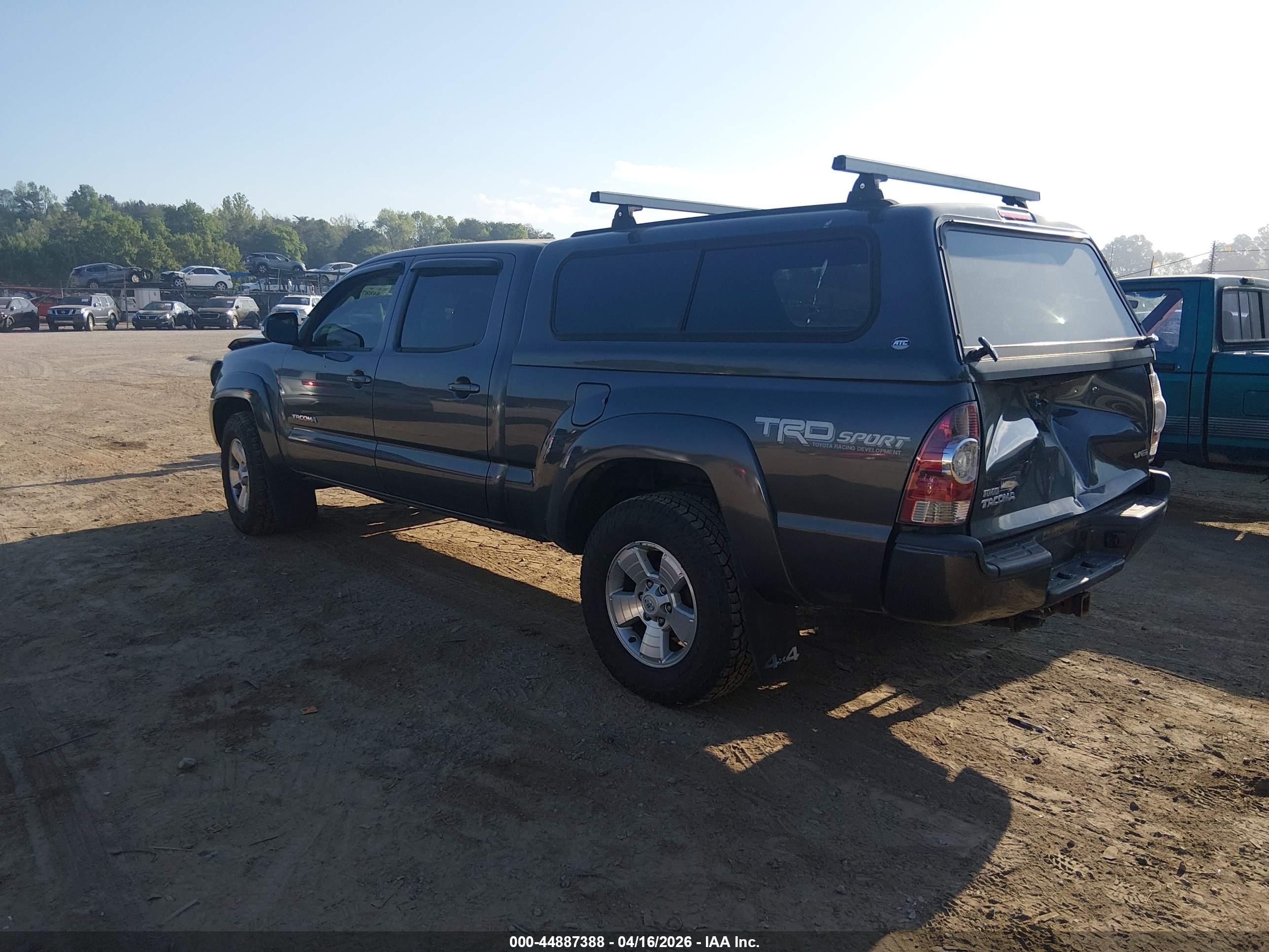 TOYOTA TACOMA image 3