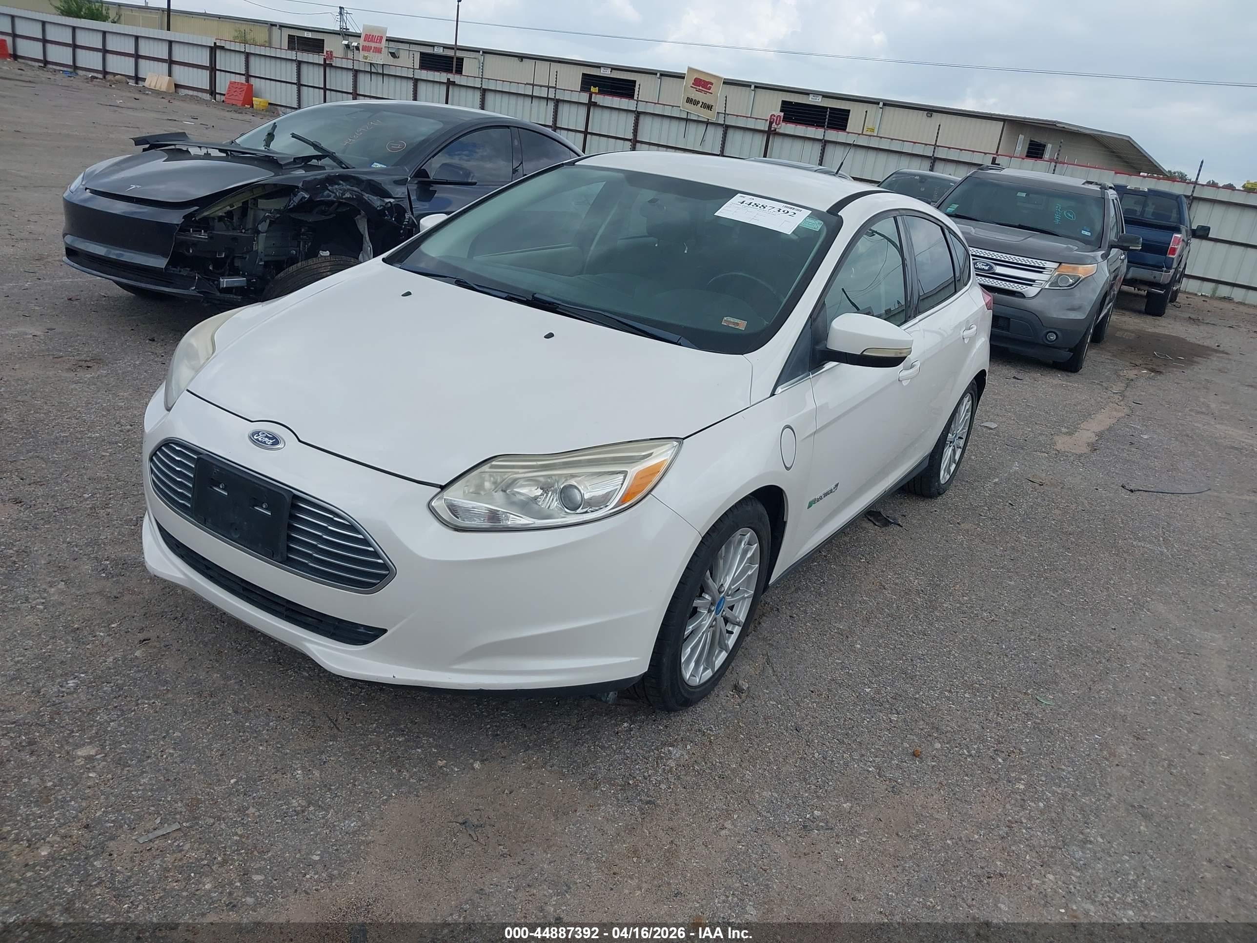 FORD FOCUS image 2