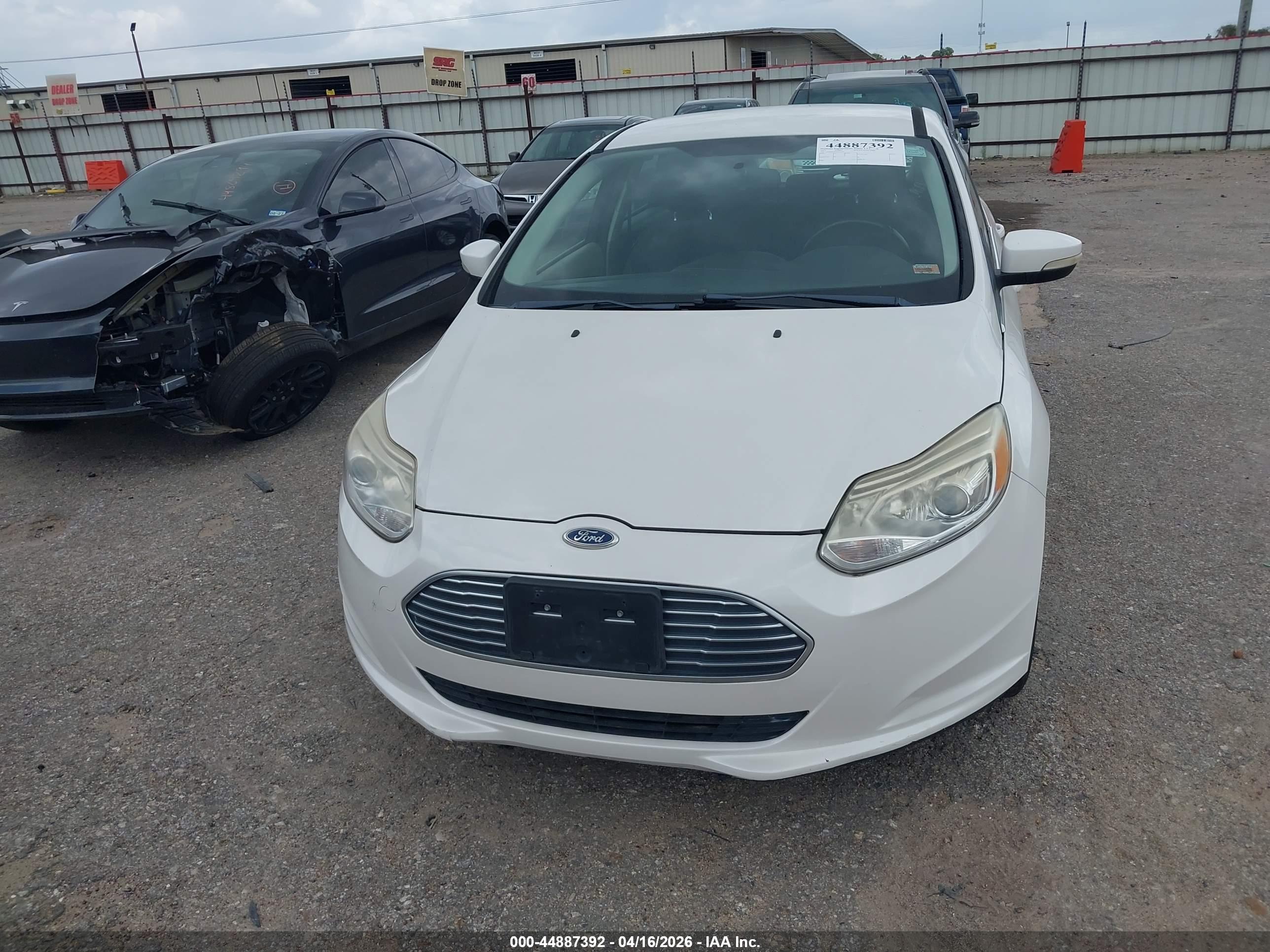 FORD FOCUS image 6