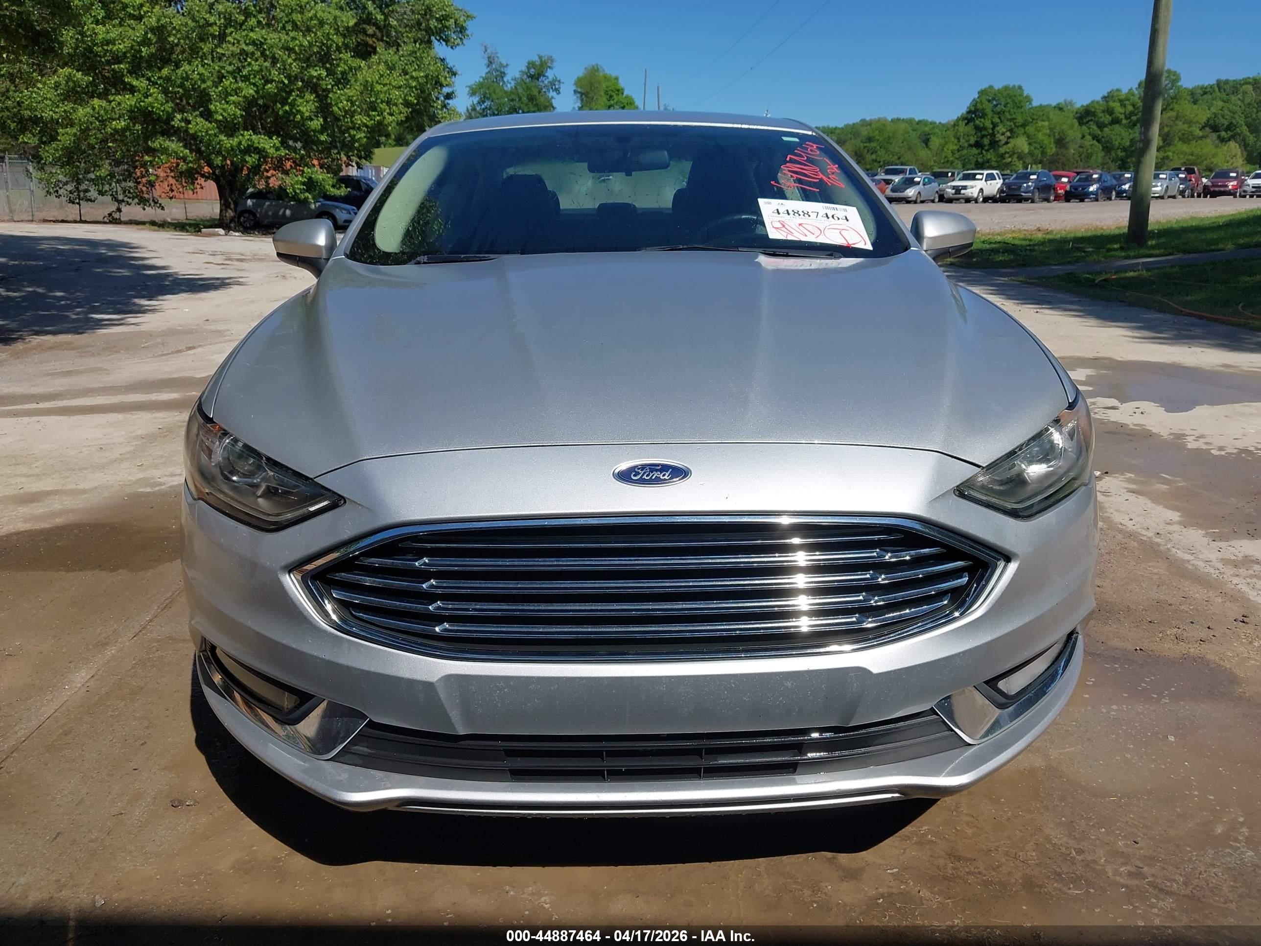 FORD FUSION image 6