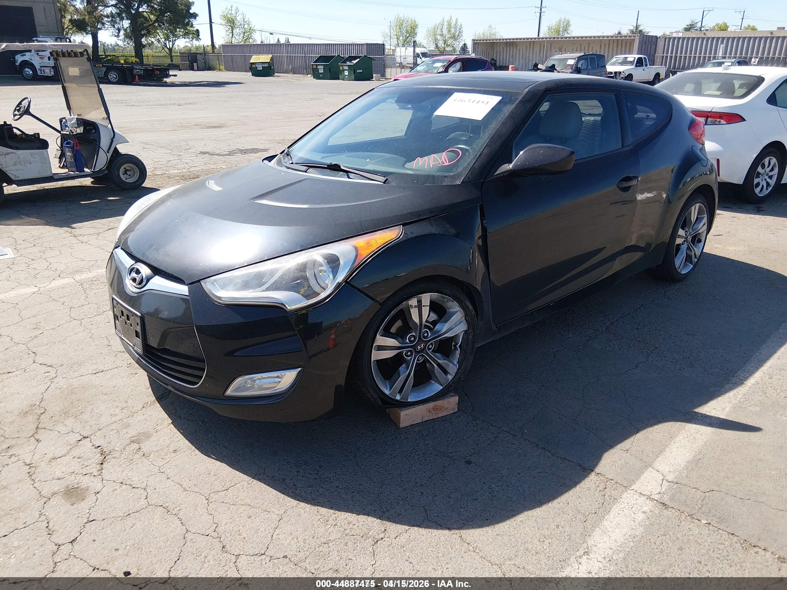 HYUNDAI VELOSTER image 2