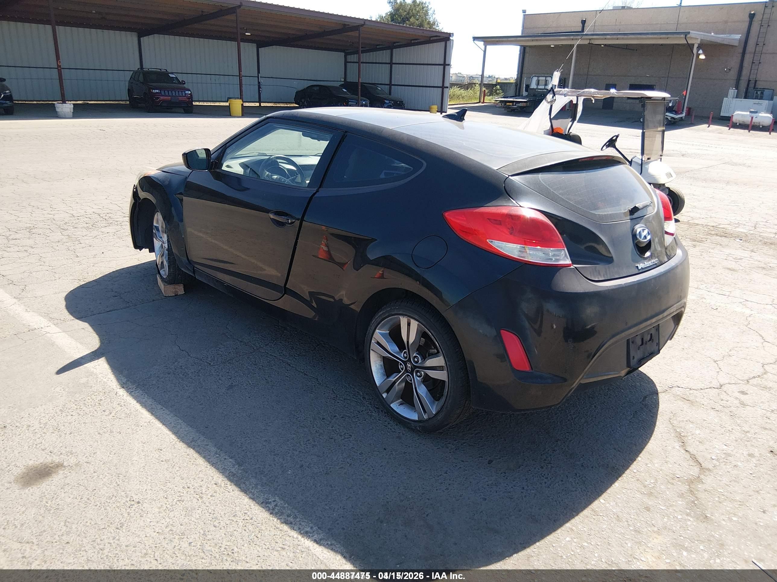 HYUNDAI VELOSTER image 3