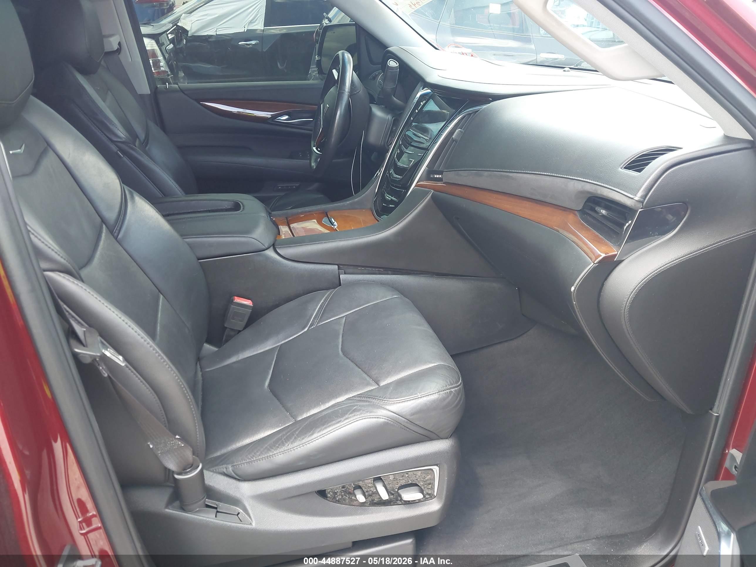 CADILLAC ESCALADE image 5