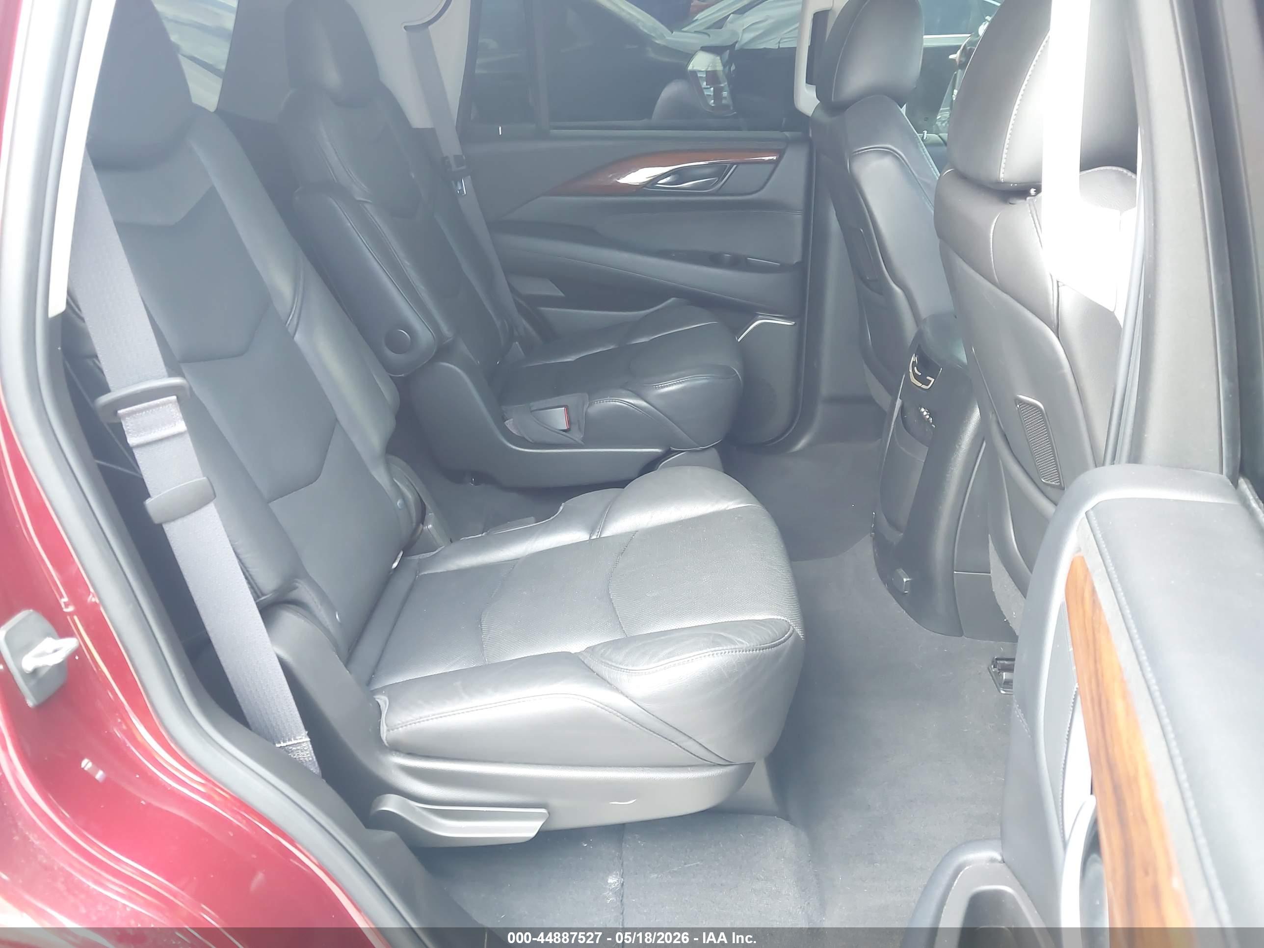 CADILLAC ESCALADE image 8