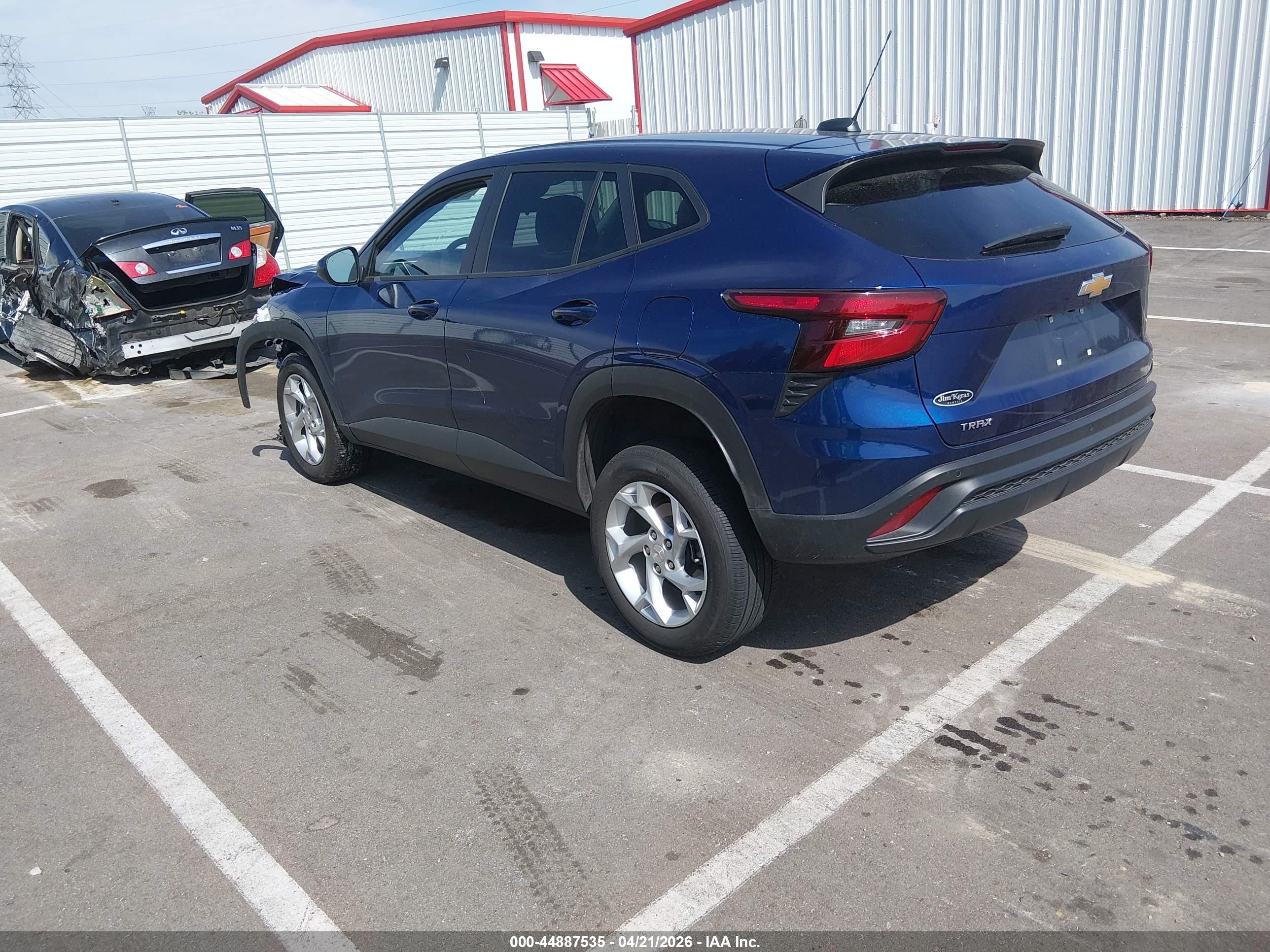 CHEVROLET TRAX image 3