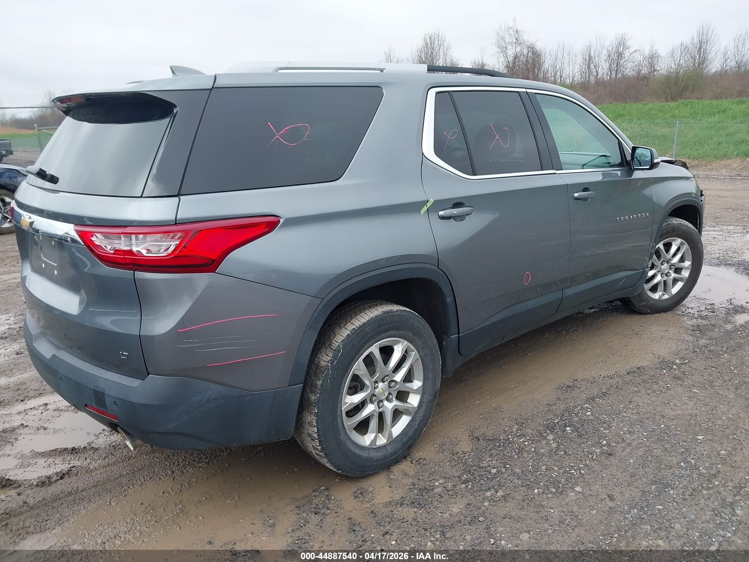 CHEVROLET TRAVERSE image 4