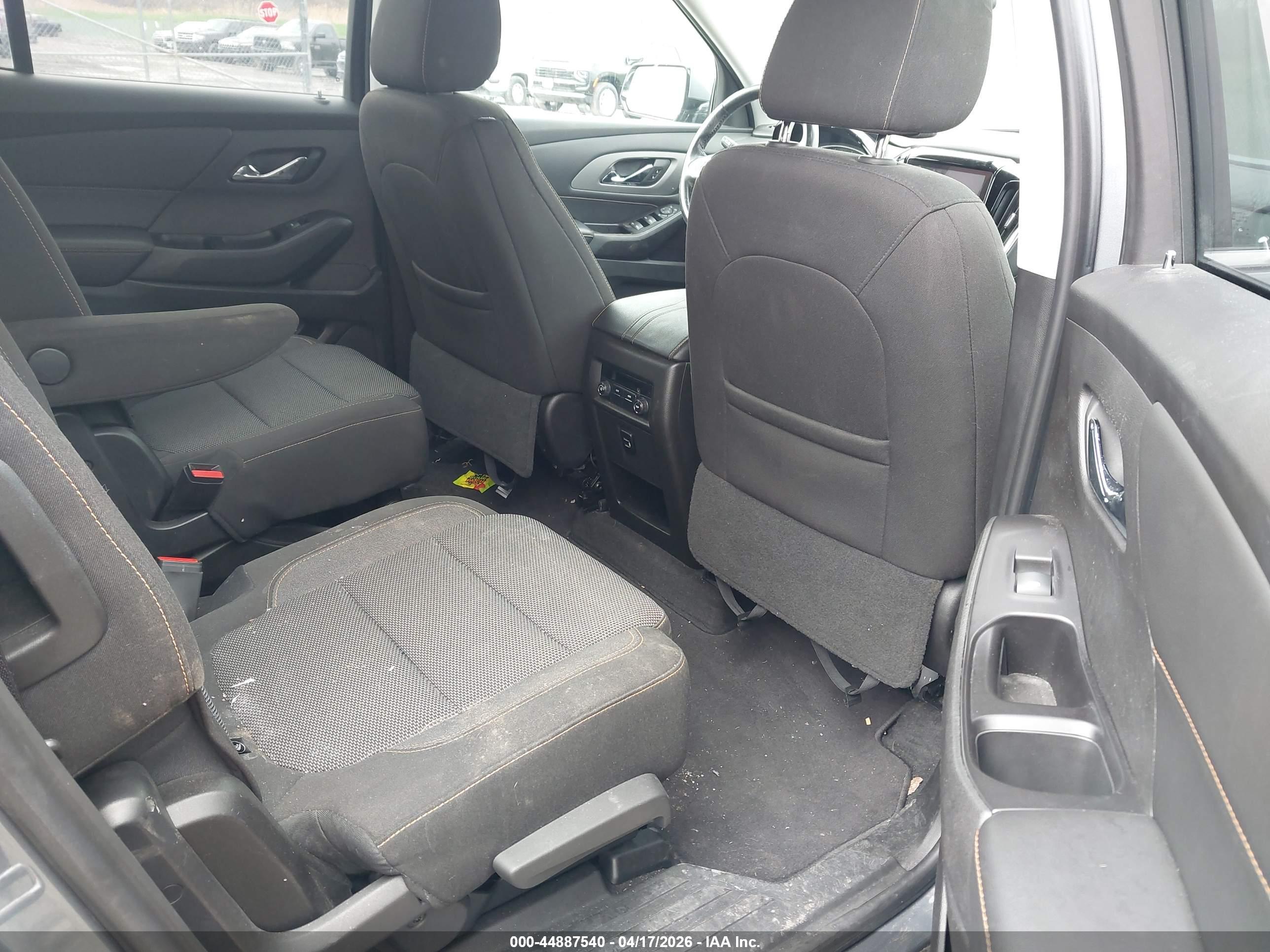 CHEVROLET TRAVERSE image 8