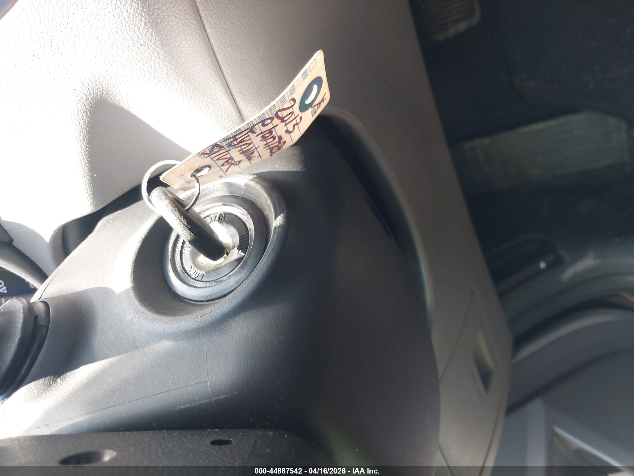 HYUNDAI ELANTRA image 11