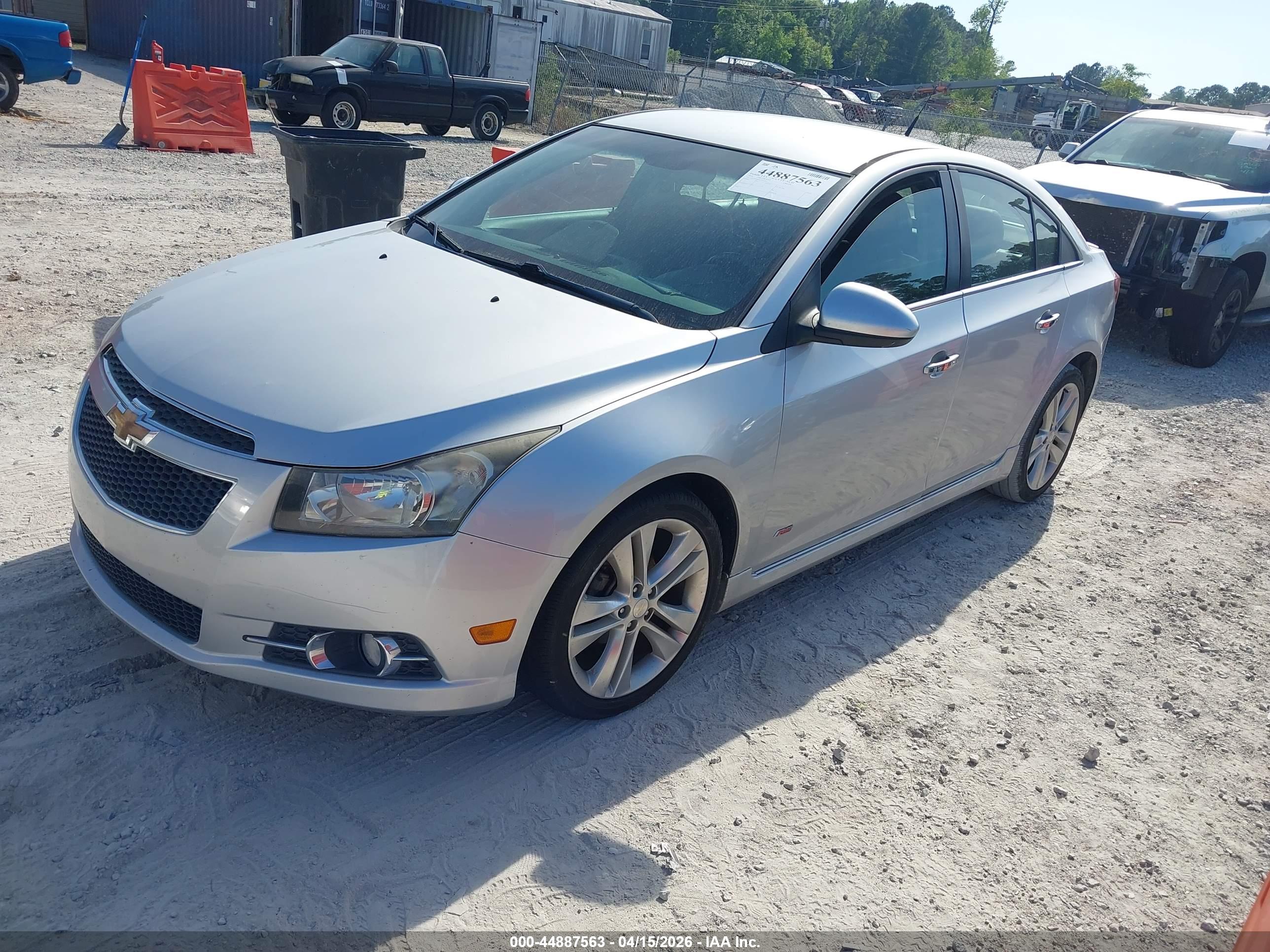 CHEVROLET CRUZE image 2