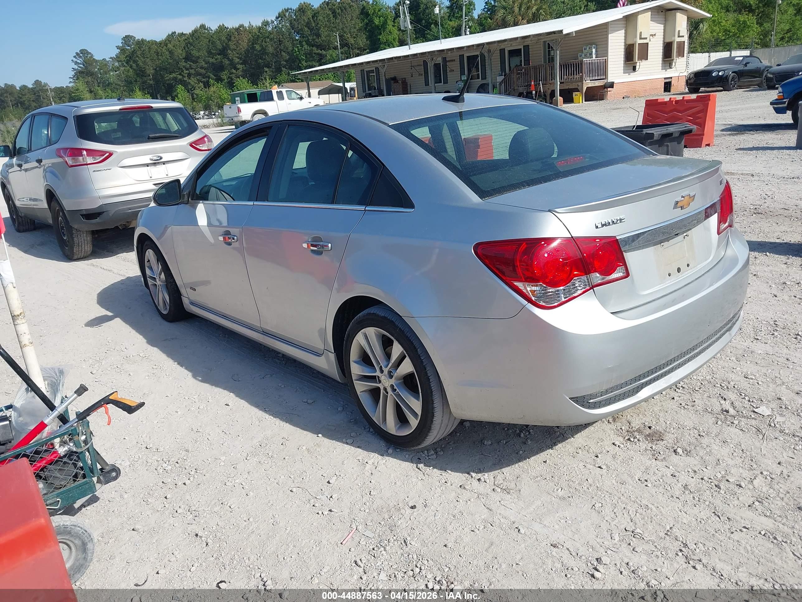 CHEVROLET CRUZE image 3