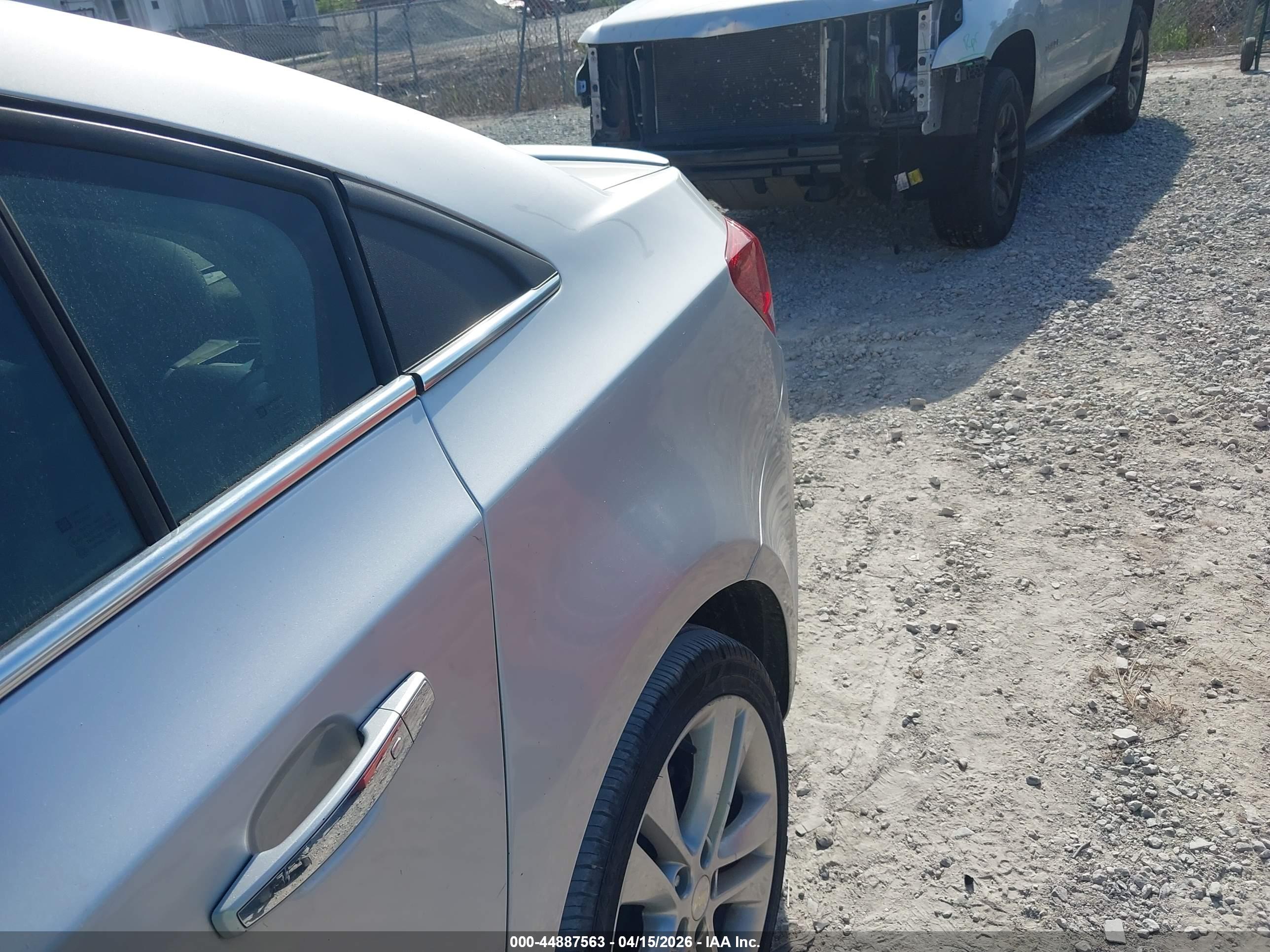 CHEVROLET CRUZE image 6