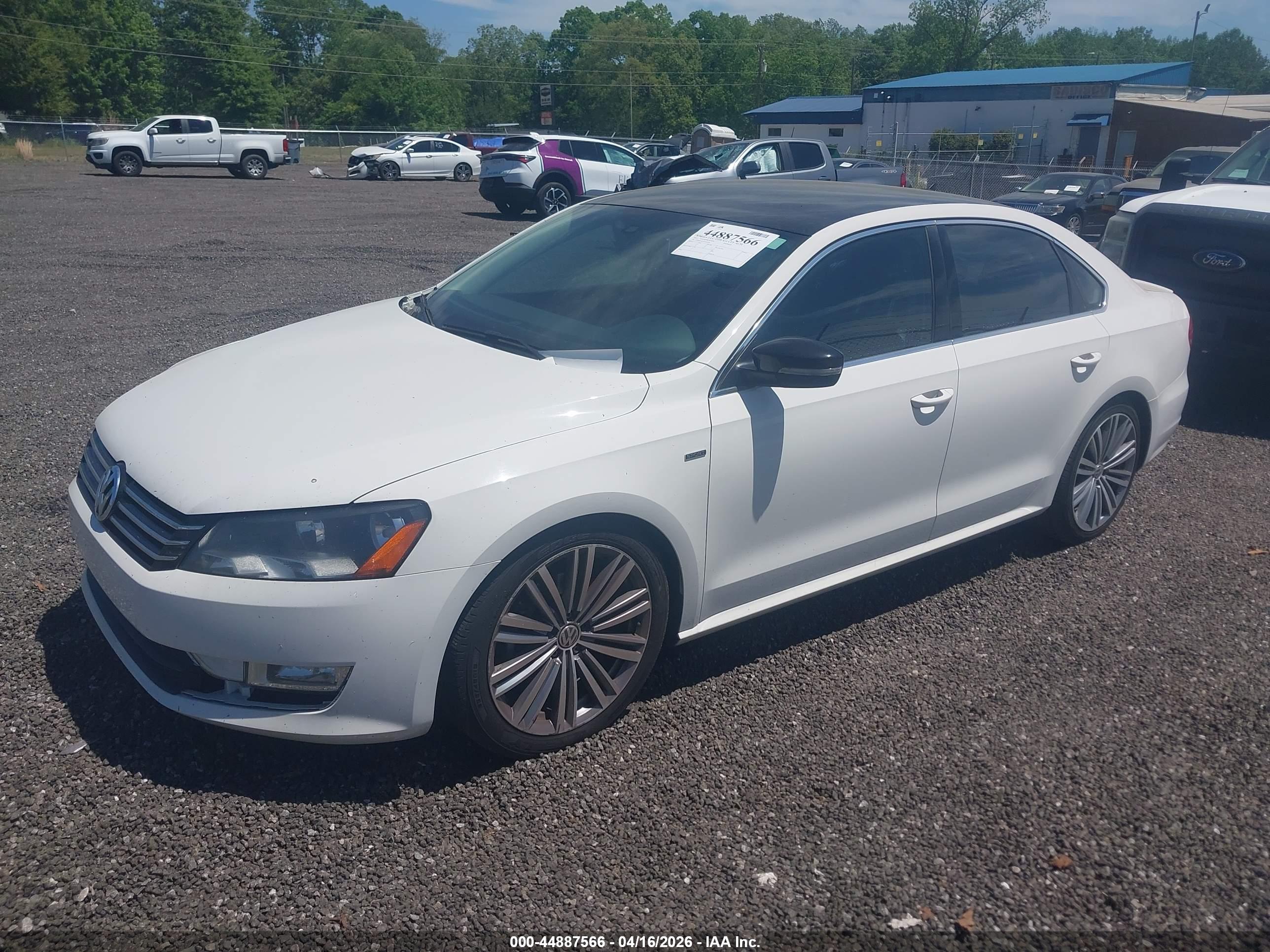 VOLKSWAGEN PASSAT image 2