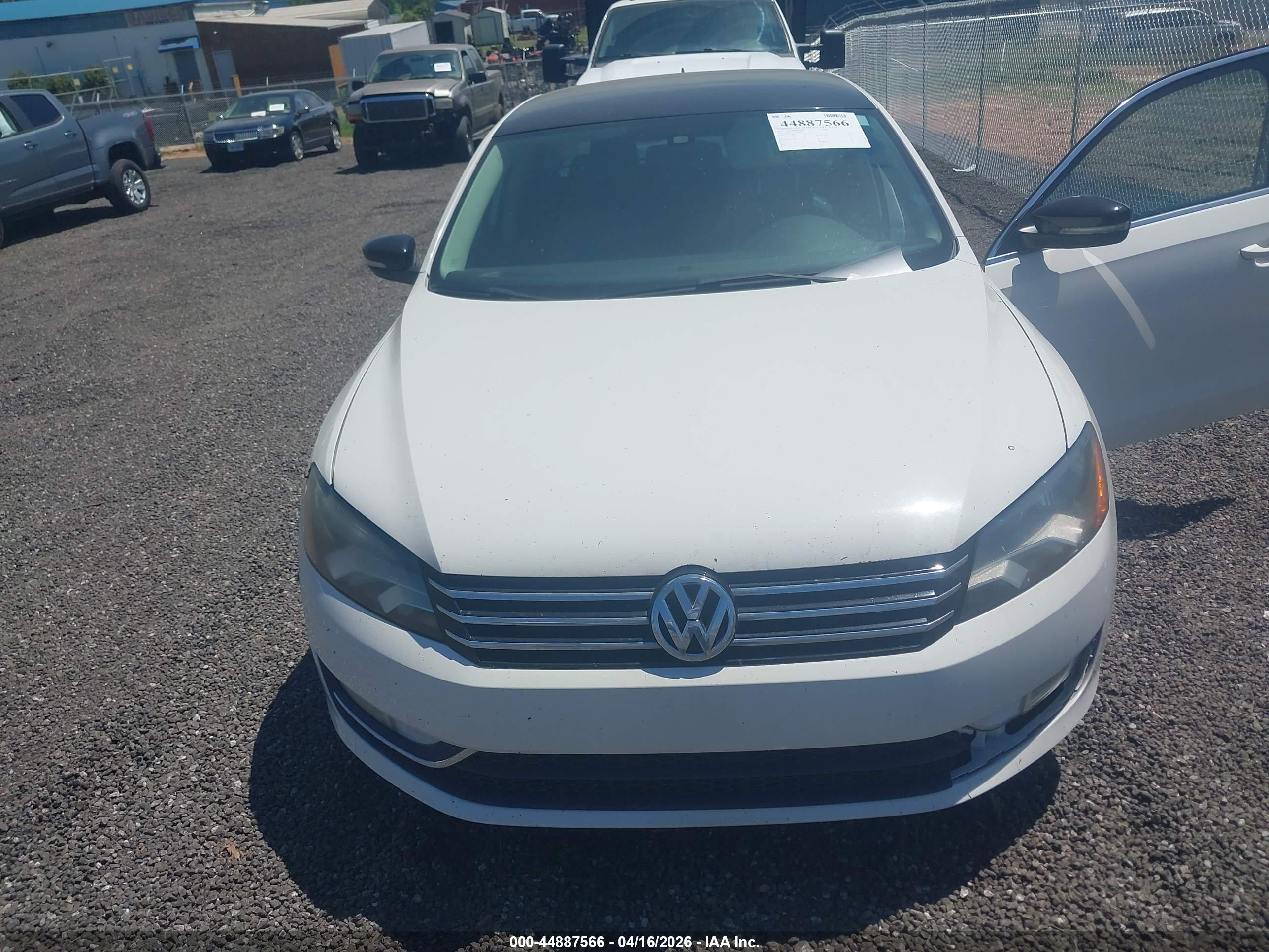 VOLKSWAGEN PASSAT image 6