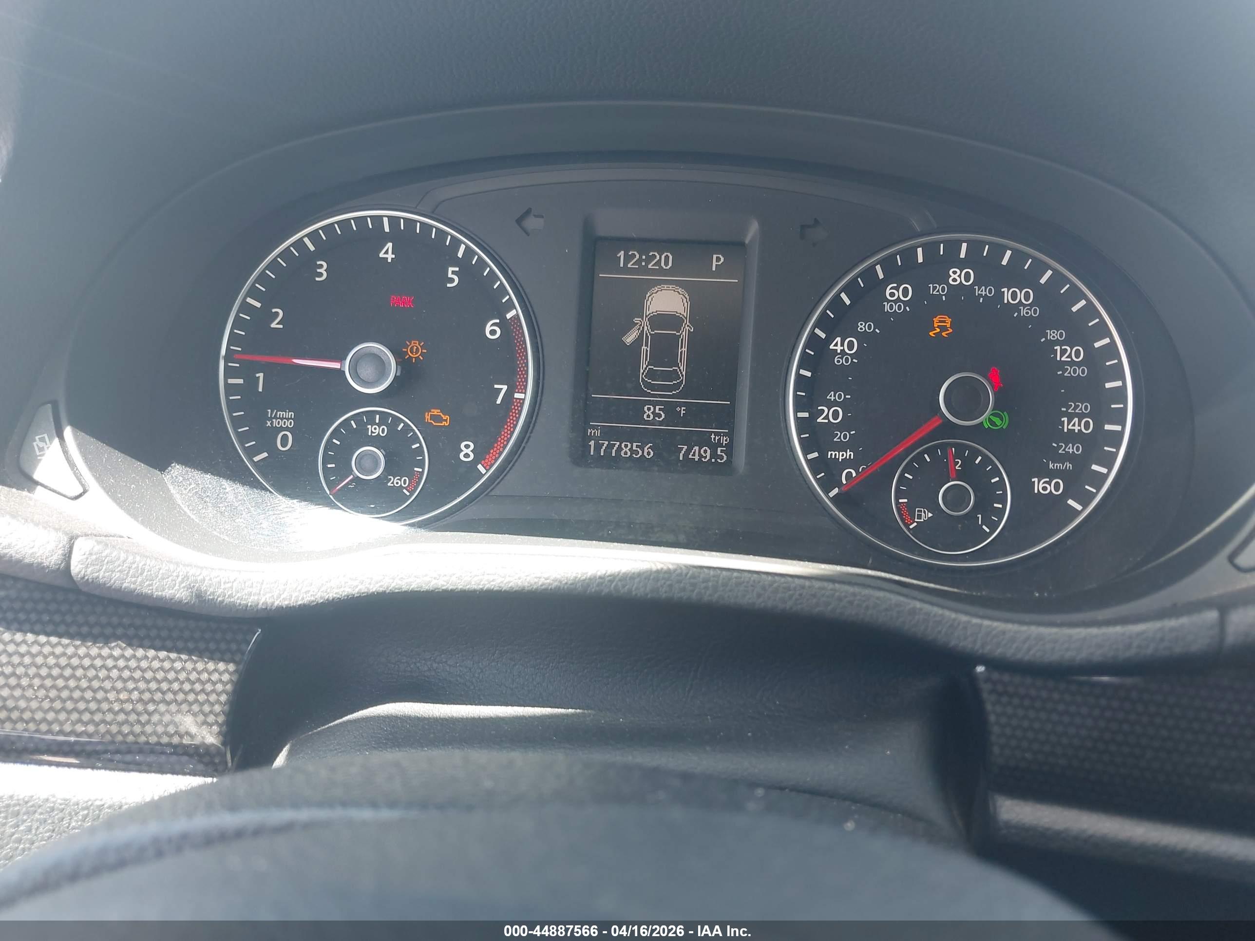 VOLKSWAGEN PASSAT image 7