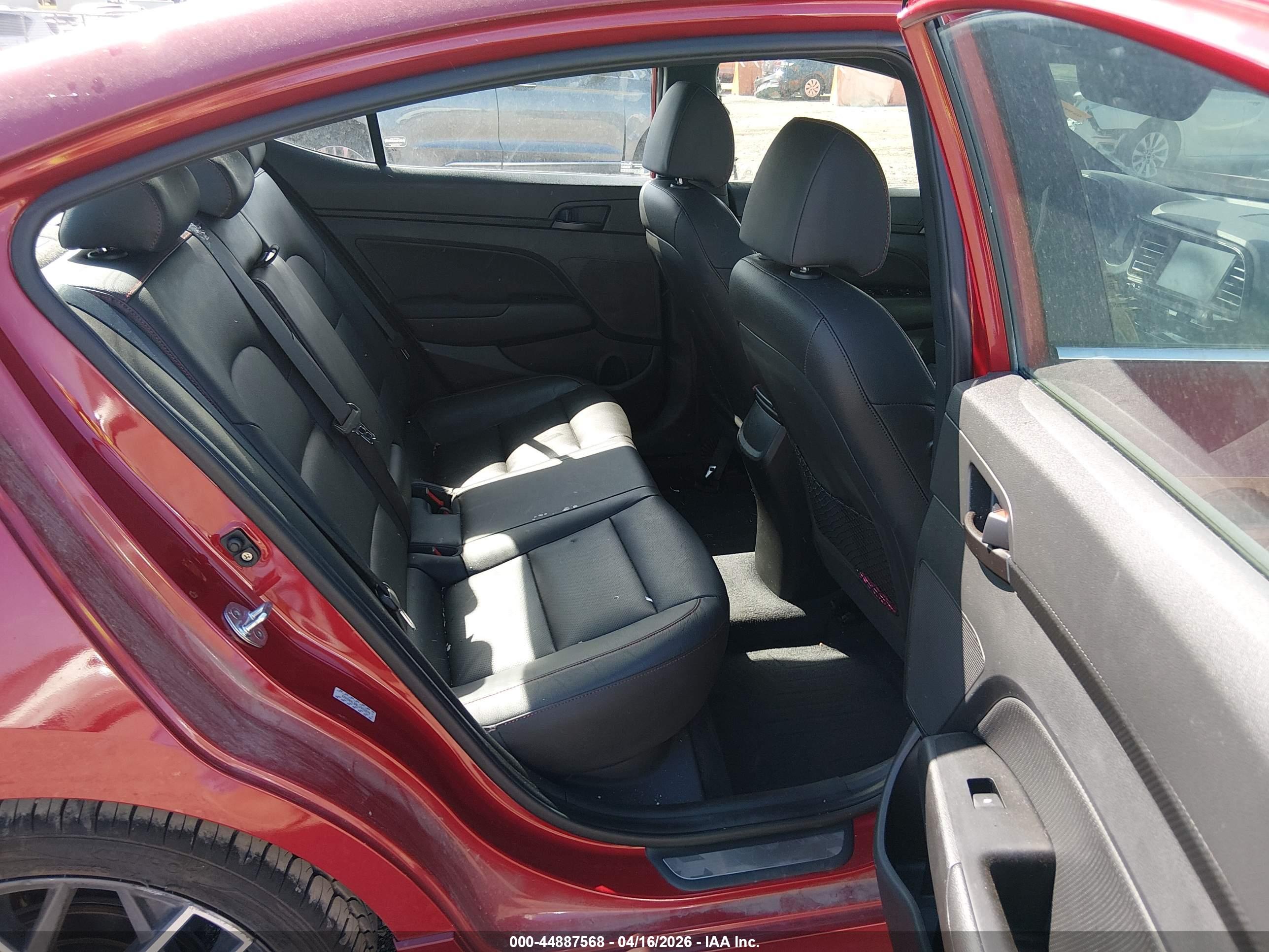 HYUNDAI ELANTRA image 8