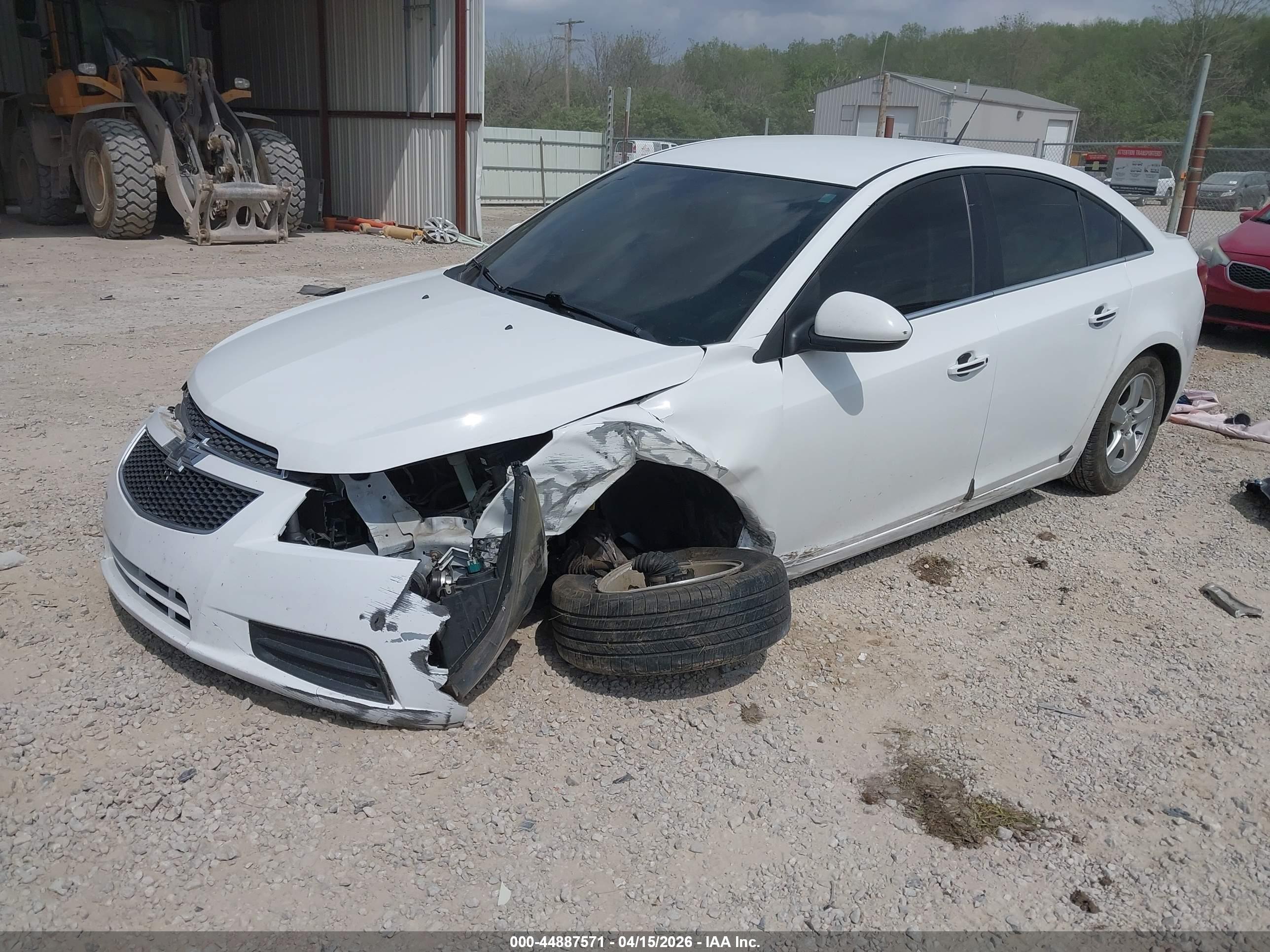 CHEVROLET CRUZE image 2