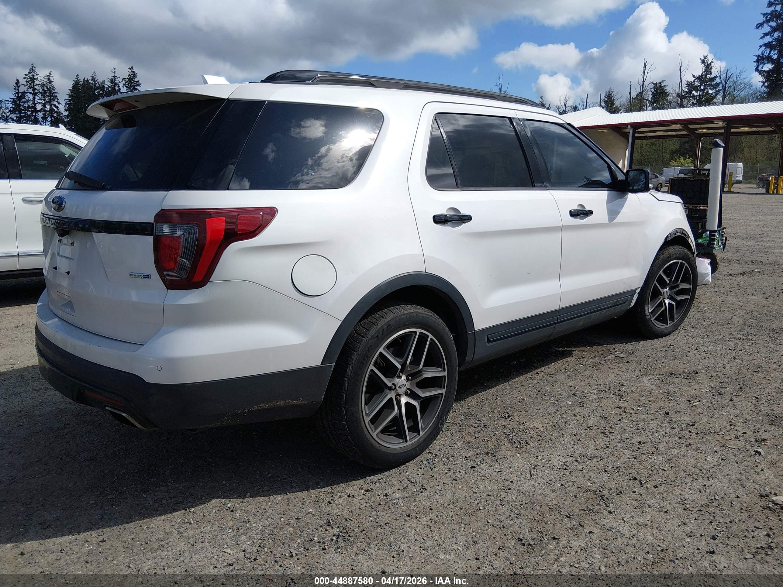 FORD EXPLORER image 4
