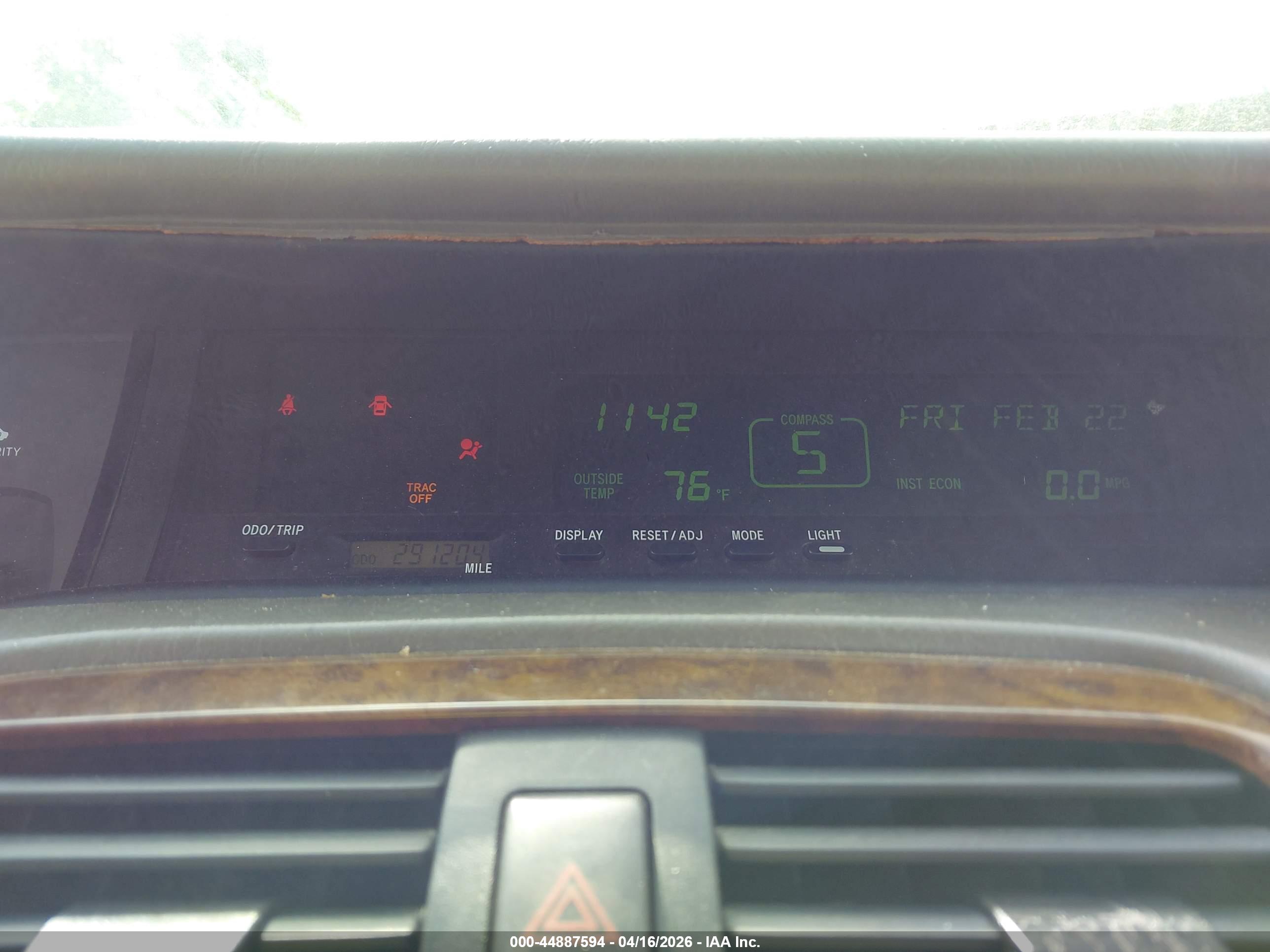 TOYOTA AVALON image 7