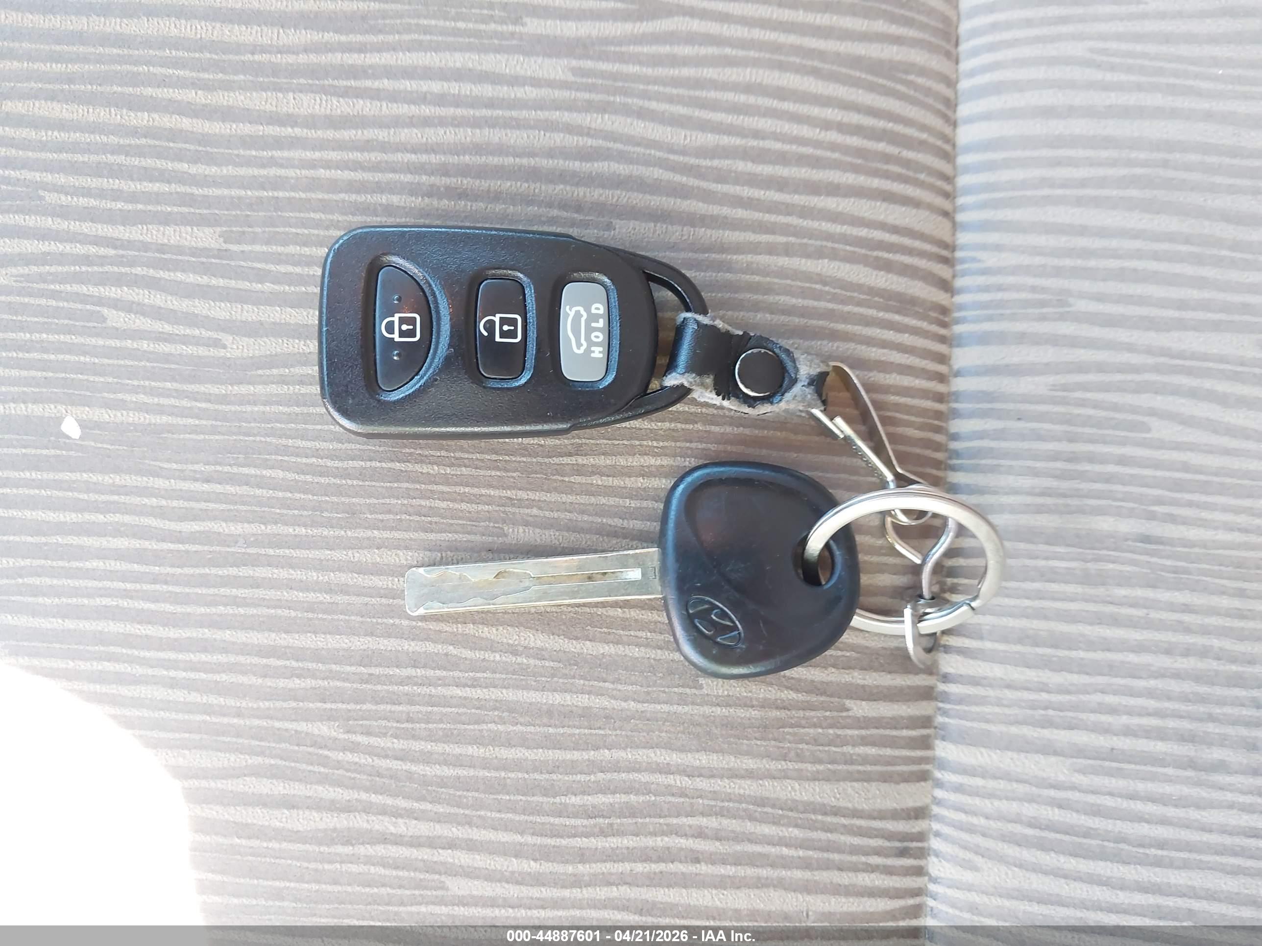 HYUNDAI SONATA image 11