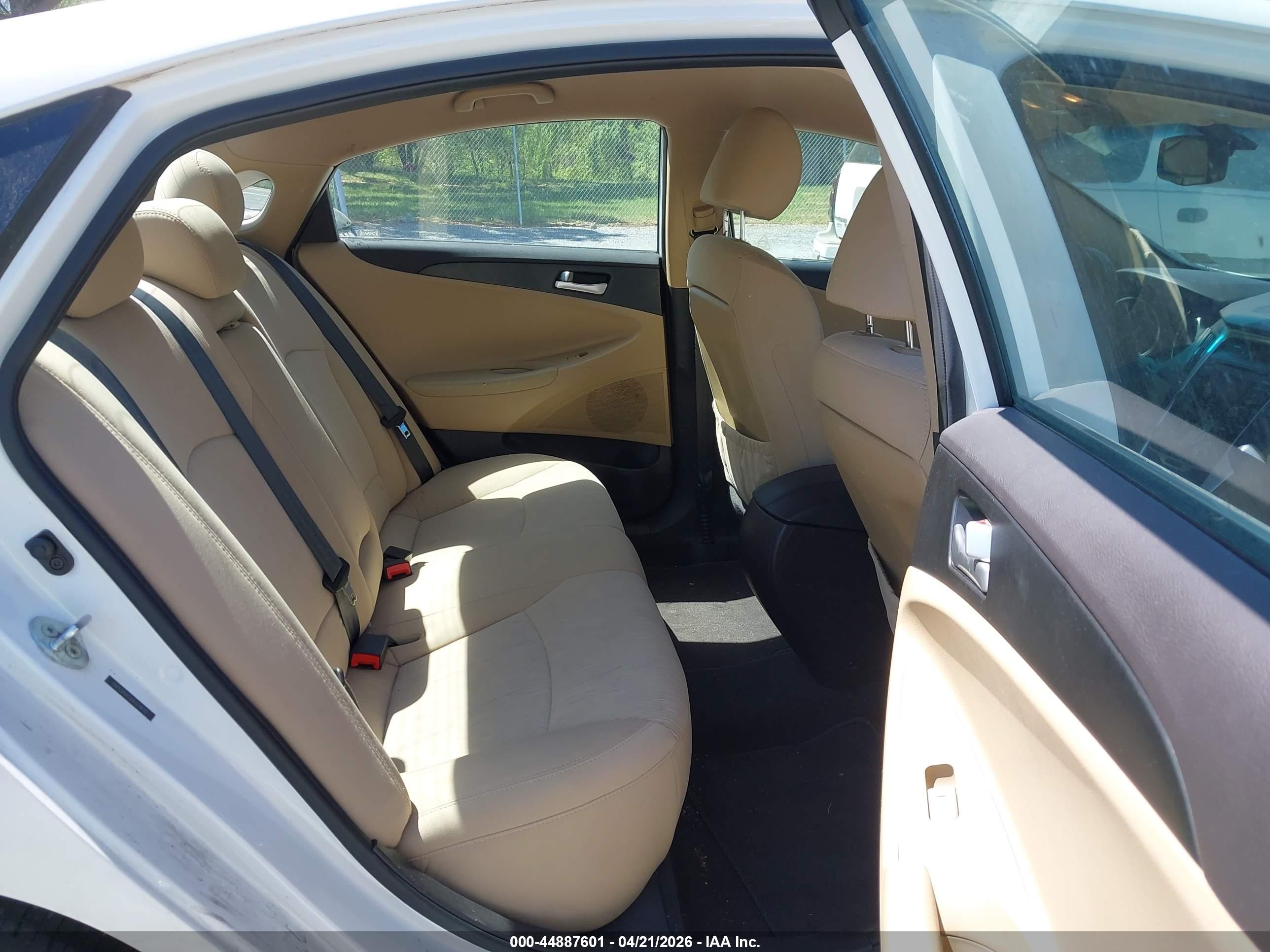 HYUNDAI SONATA image 8