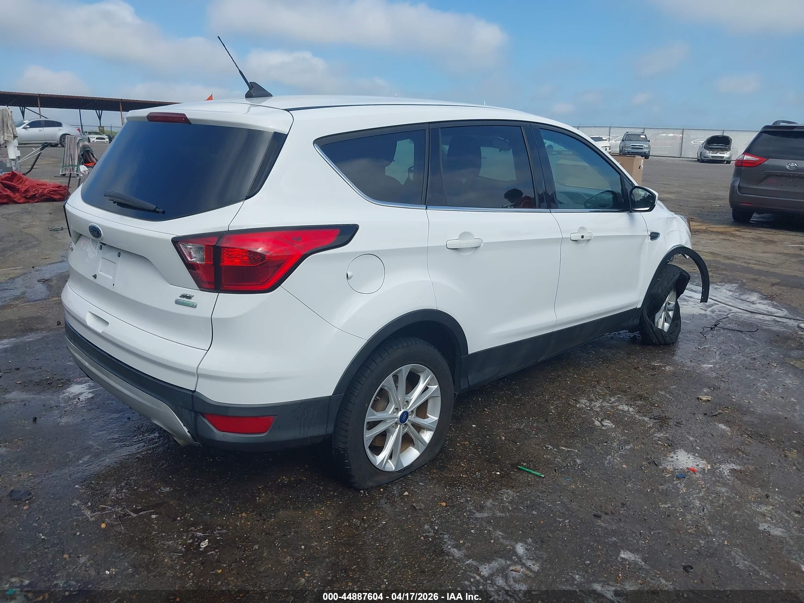 FORD ESCAPE image 4