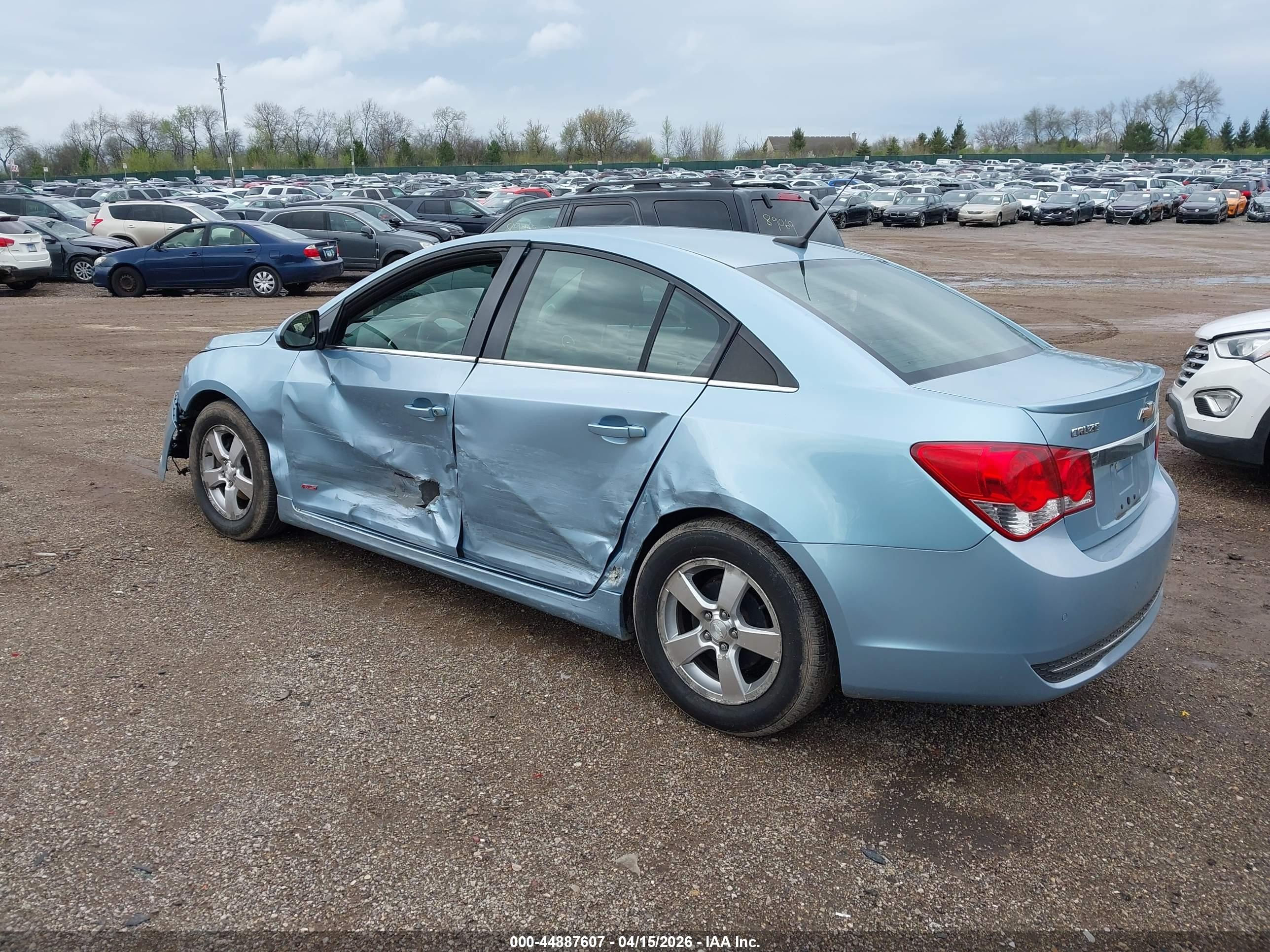 CHEVROLET CRUZE image 3