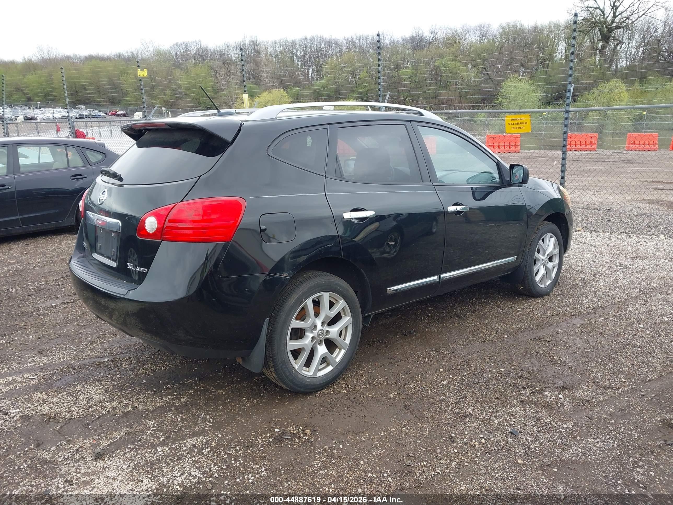 NISSAN ROGUE image 4