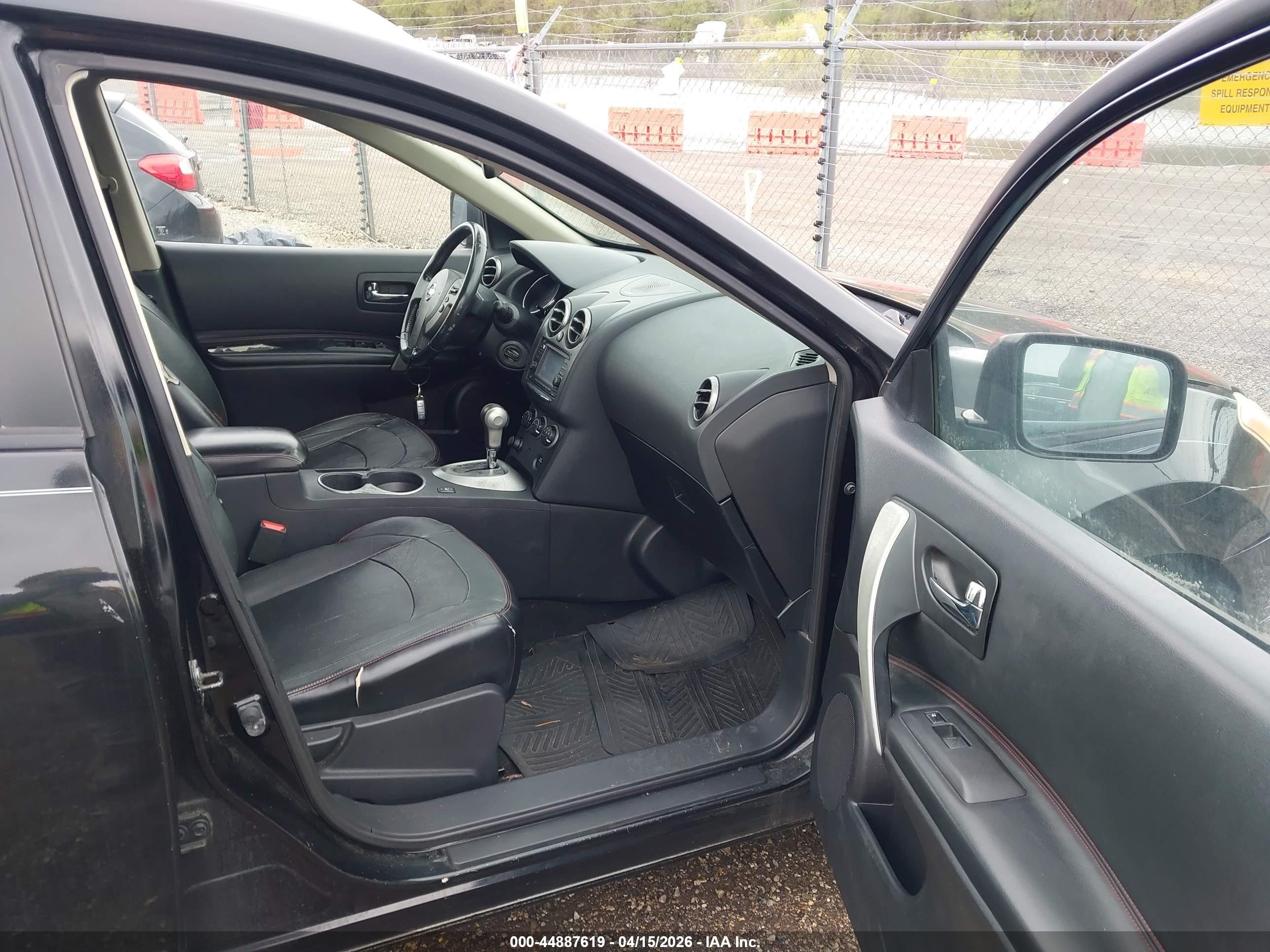 NISSAN ROGUE image 5