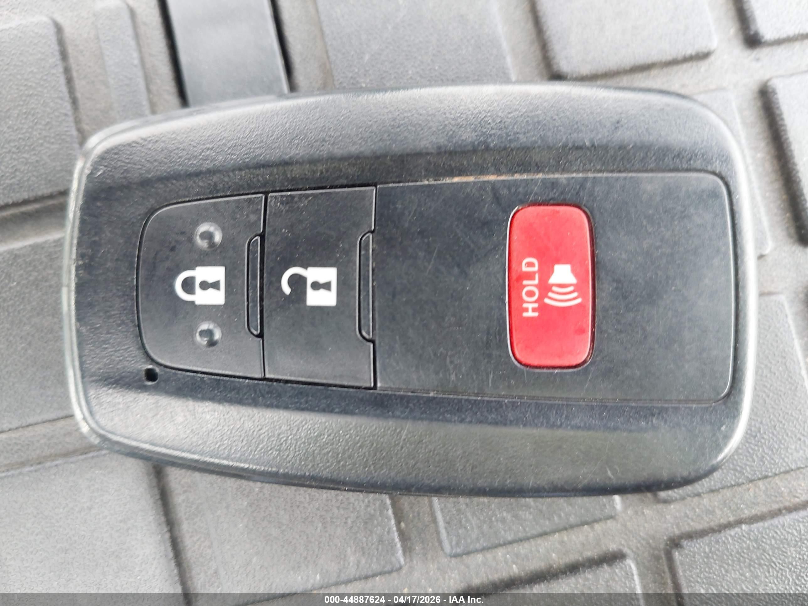 TOYOTA RAV4 image 11