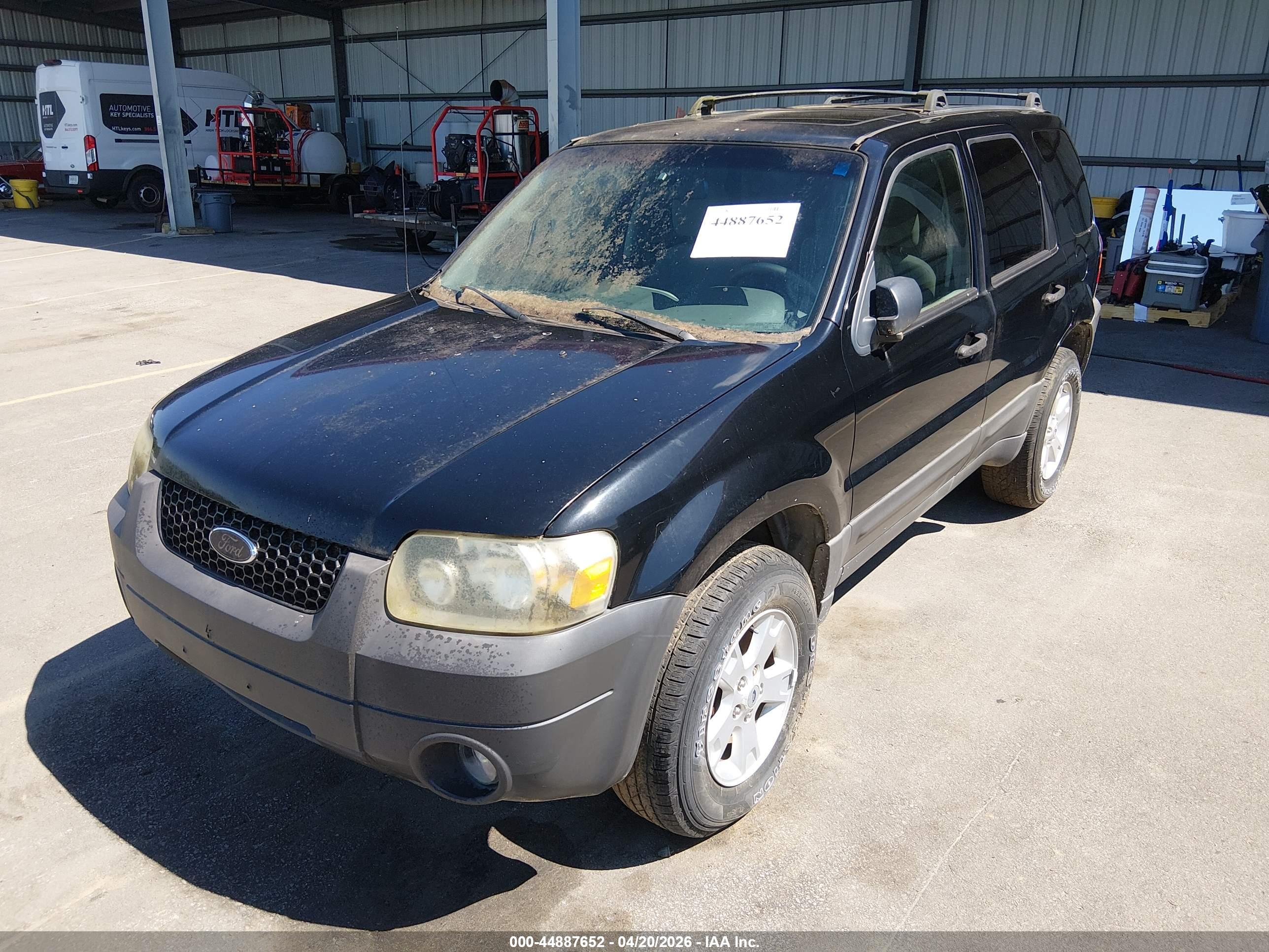 FORD ESCAPE image 2
