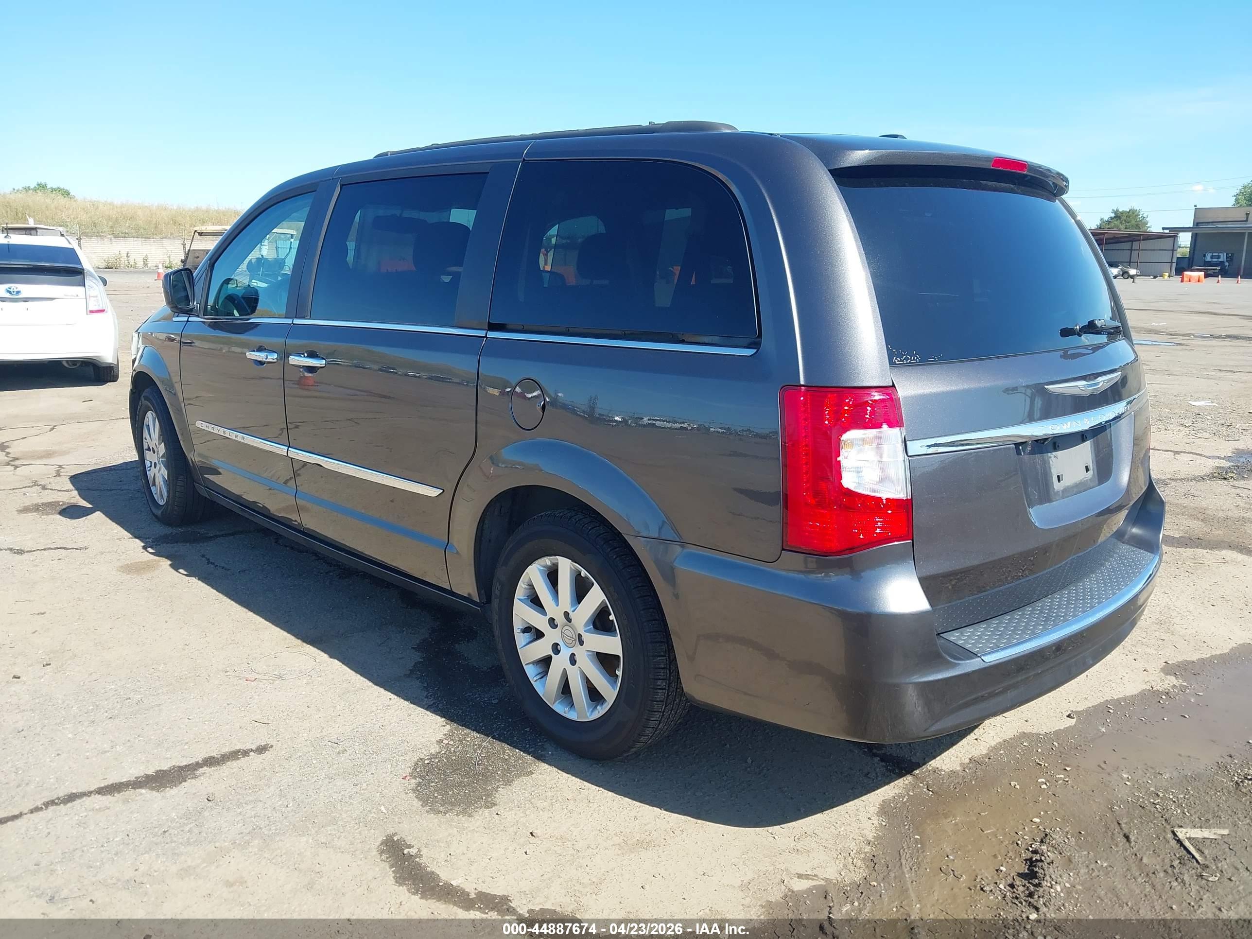 CHRYSLER TOWN image 3